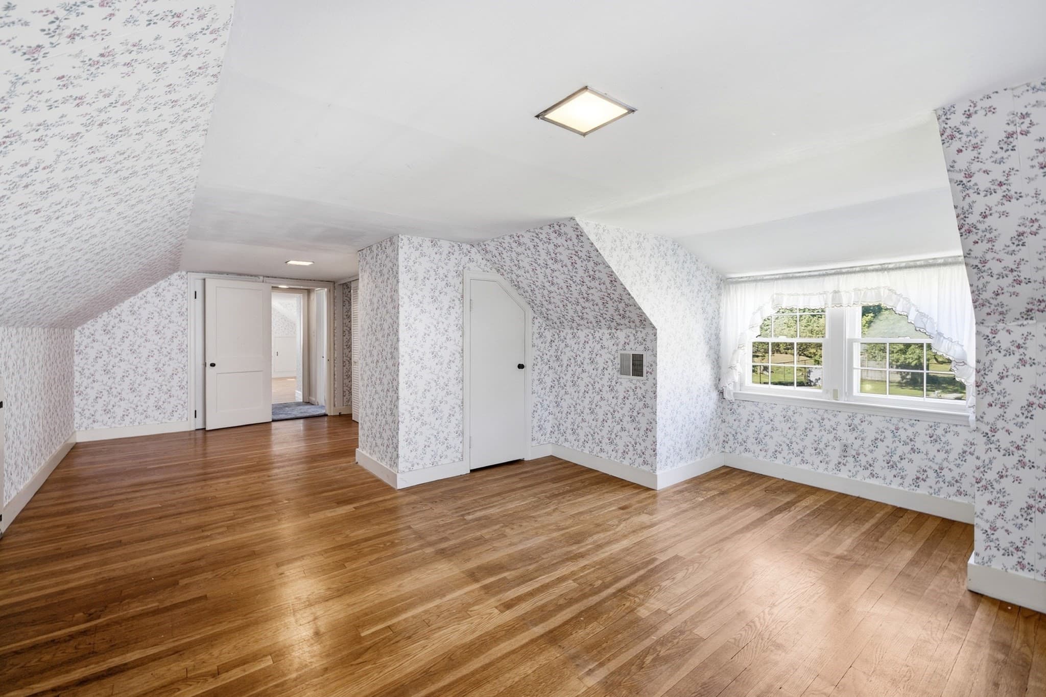 Single Family Residence at 35 Forest Street, Stoneham MA 02180, Stoneham, photo 23 of 42