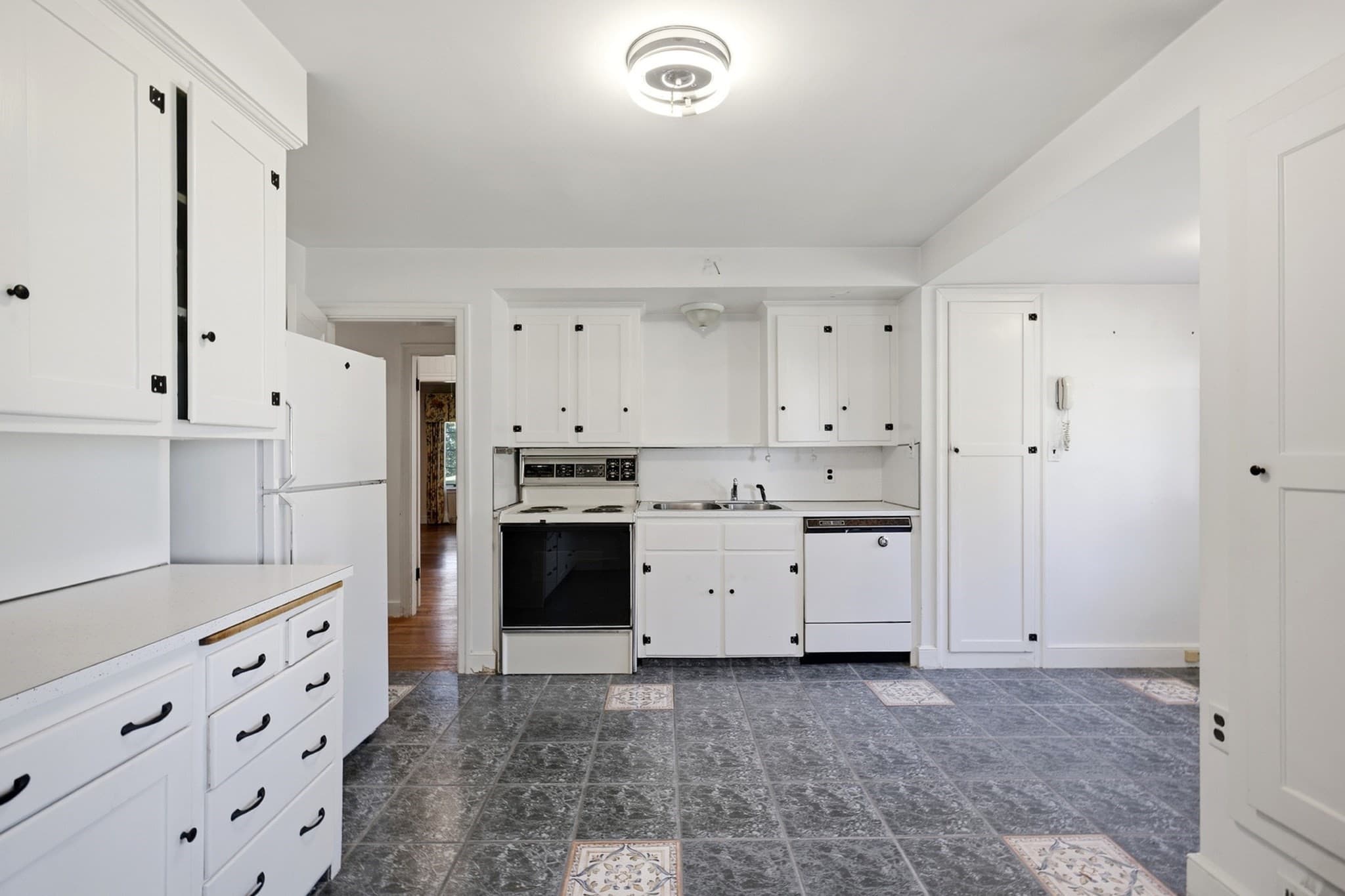 Single Family Residence at 35 Forest Street, Stoneham MA 02180, Stoneham, photo 12 of 42