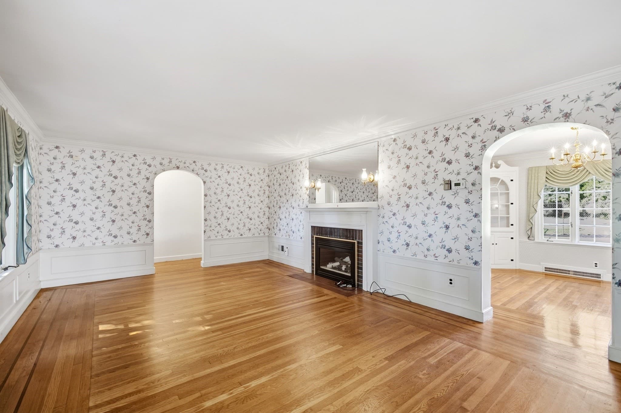 Single Family Residence at 35 Forest Street, Stoneham MA 02180, Stoneham, photo 7 of 42