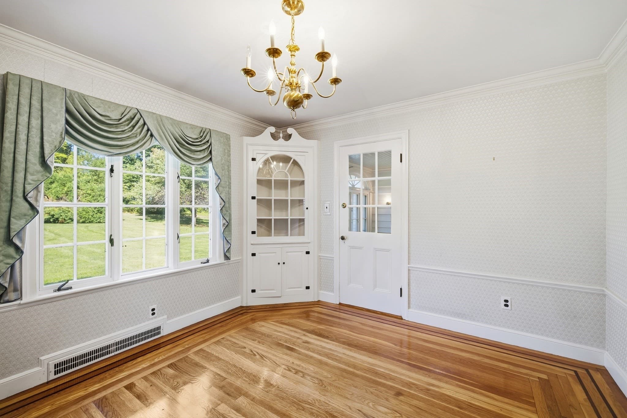 Single Family Residence at 35 Forest Street, Stoneham MA 02180, Stoneham, photo 9 of 42