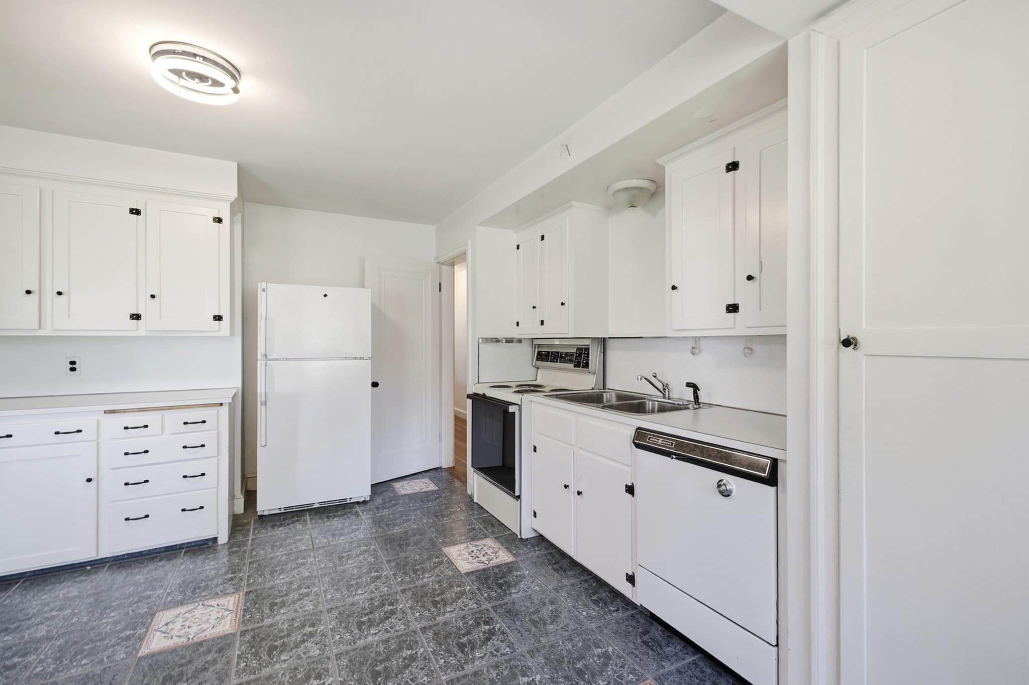 Single Family Residence at 35 Forest Street, Stoneham MA 02180, Stoneham, photo 14 of 42