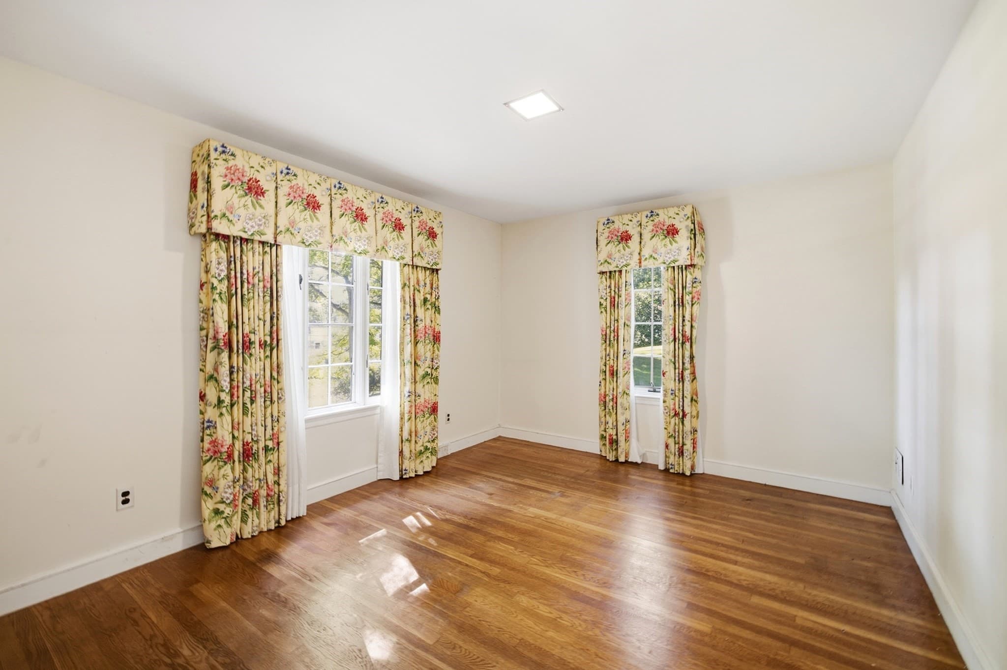 Single Family Residence at 35 Forest Street, Stoneham MA 02180, Stoneham, photo 19 of 42