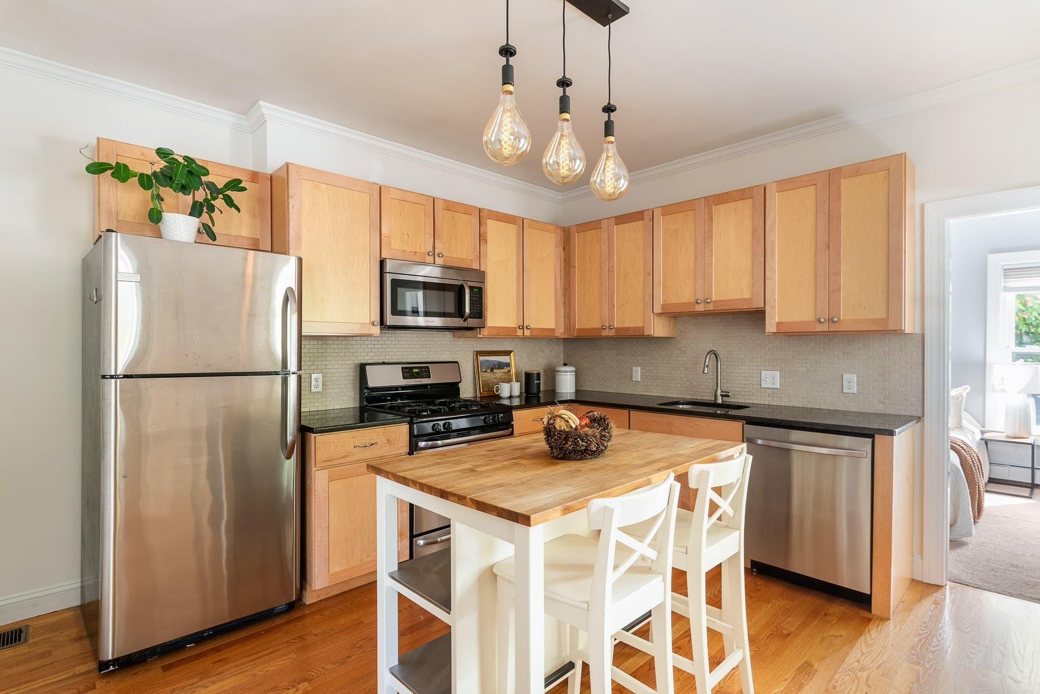 Condominium at 156 Adams St # 2, Waltham MA 02453, Waltham, photo 6 of 22