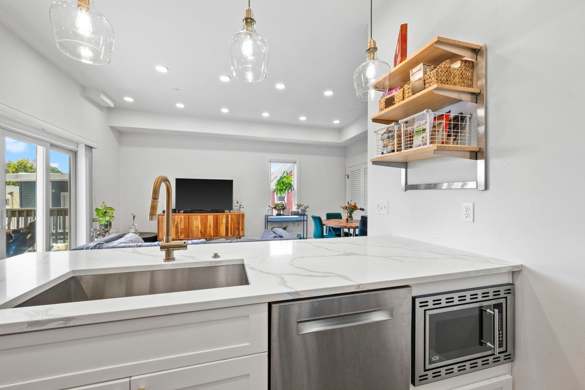 Condominium at 81 Homes Ave # 3, Boston MA 02122, Boston, photo 7 of 37