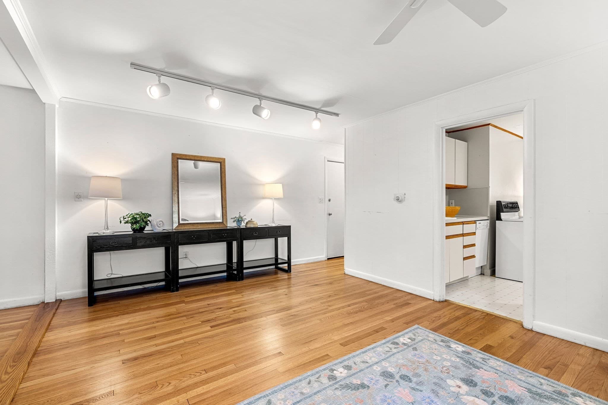 Condominium at 26 Summer St # 5, Marblehead MA 01945, Marblehead, photo 6 of 21