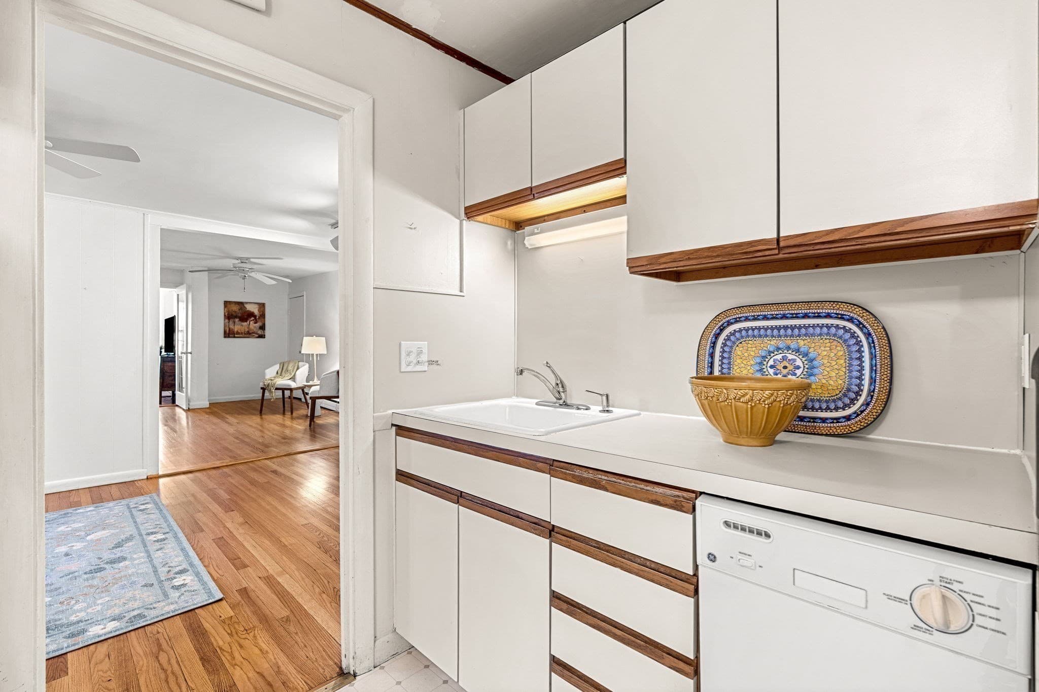 Condominium at 26 Summer St # 5, Marblehead MA 01945, Marblehead, photo 9 of 21