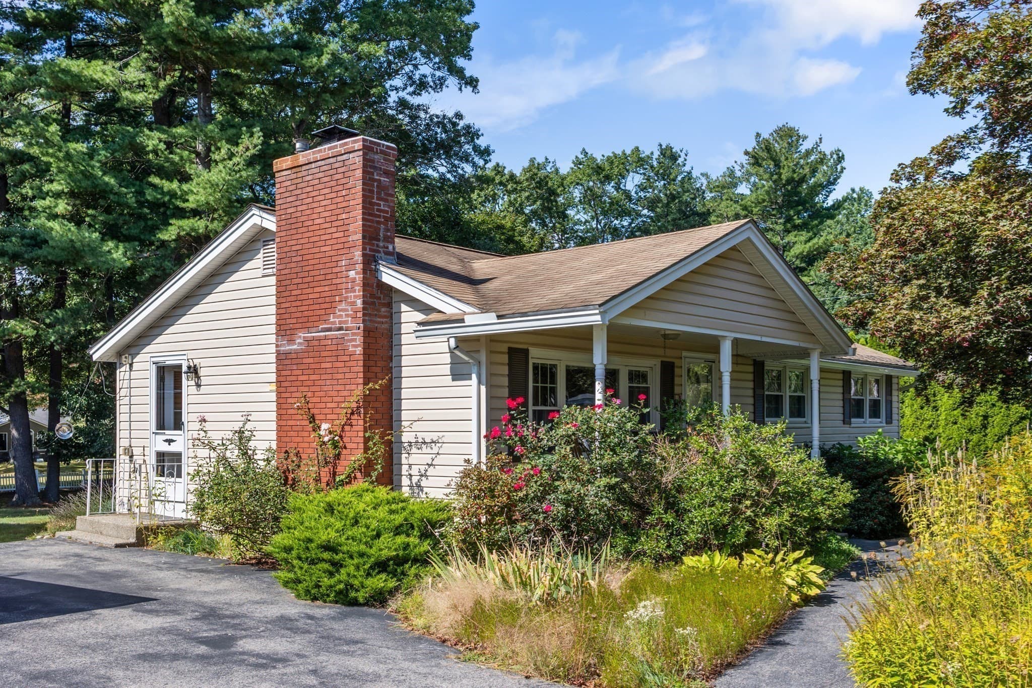 Single Family Residence at 23 Pearson St, Chelmsford MA 01824, Chelmsford, photo 2 of 30