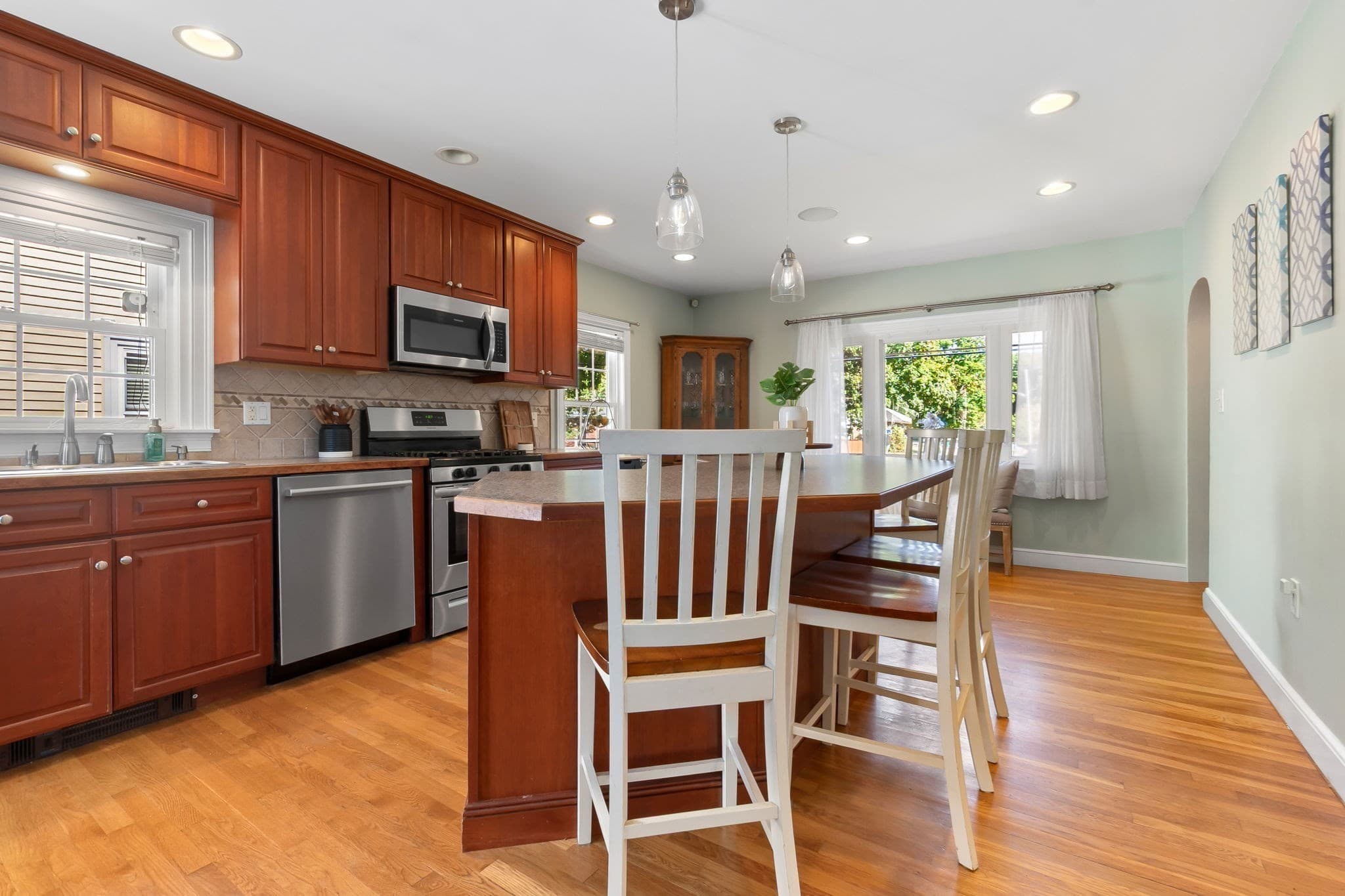 Single Family Residence at 15 Maple Valley Rd, Lynn MA 01904, Lynn, photo 8 of 40
