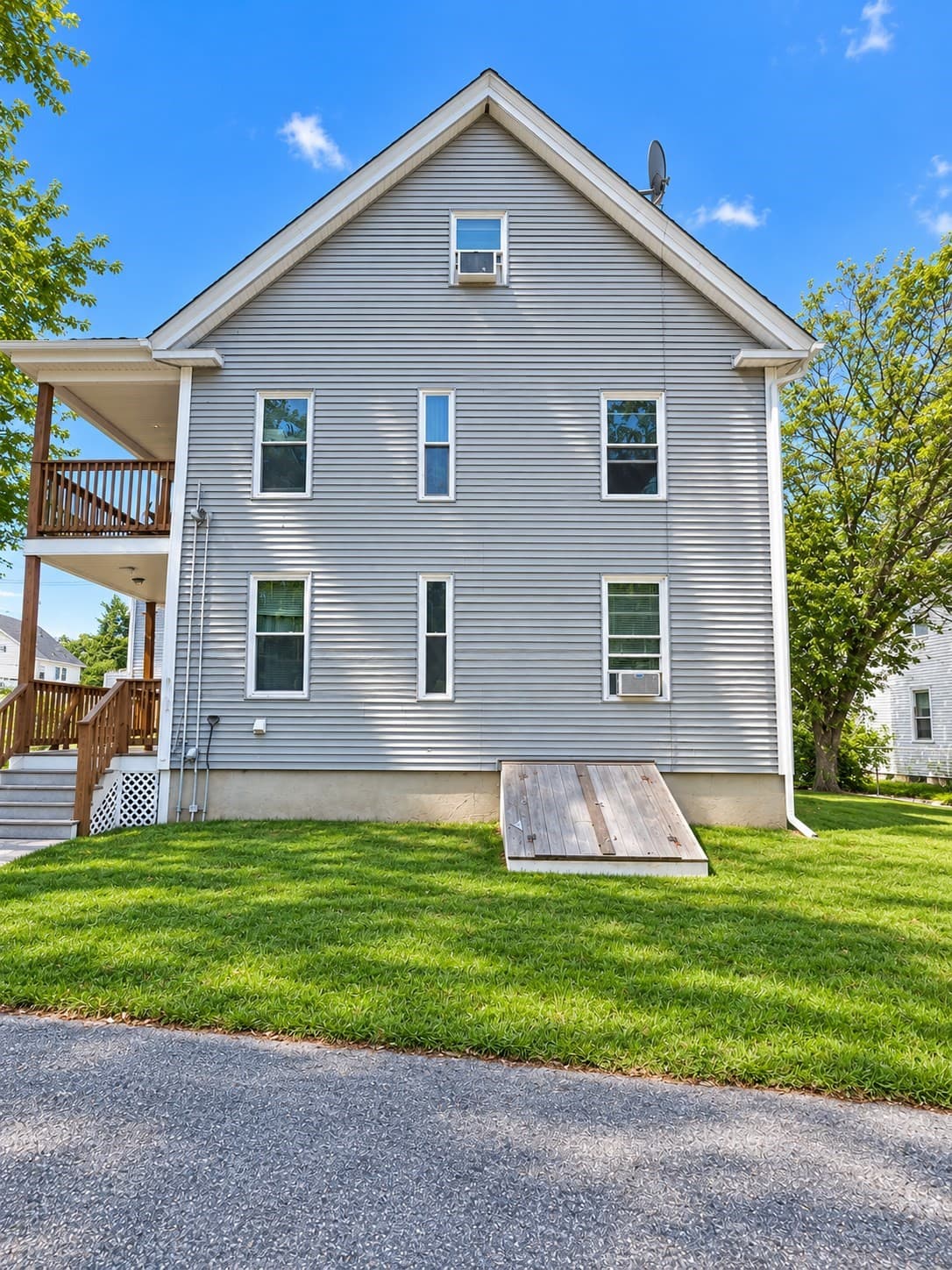 2 Family - 2 Units Up/Down at 64-66 North Main Street, Webster MA 01570, Webster, photo 4 of 18