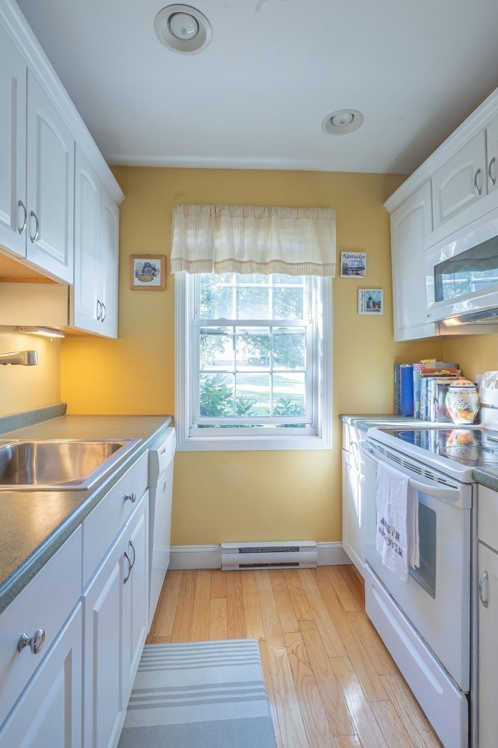 Condominium at 72 E Water St # 72, North Andover MA 01845, North Andover, photo 9 of 34
