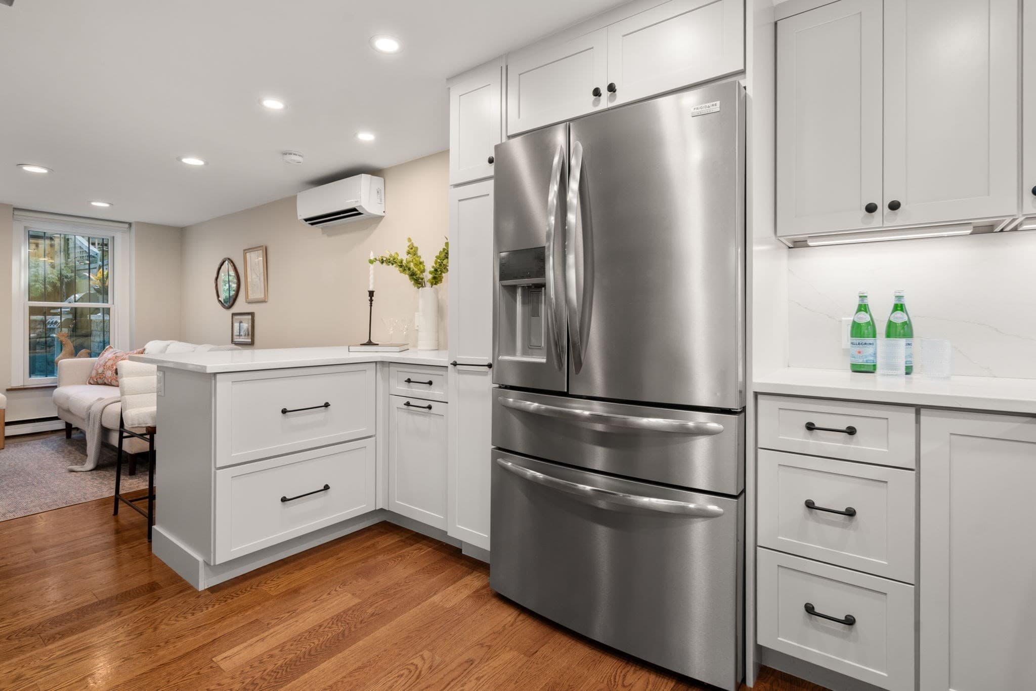 Condominium at 43 Rutland Square # 1, Boston MA 02118, photo 2 of 15