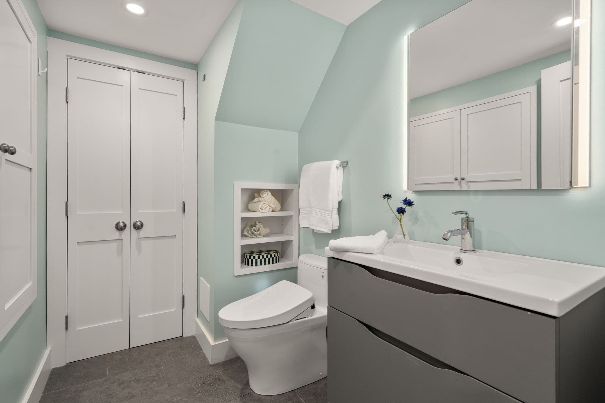 Condominium at 43 Rutland Square # 1, Boston MA 02118, photo 6 of 15