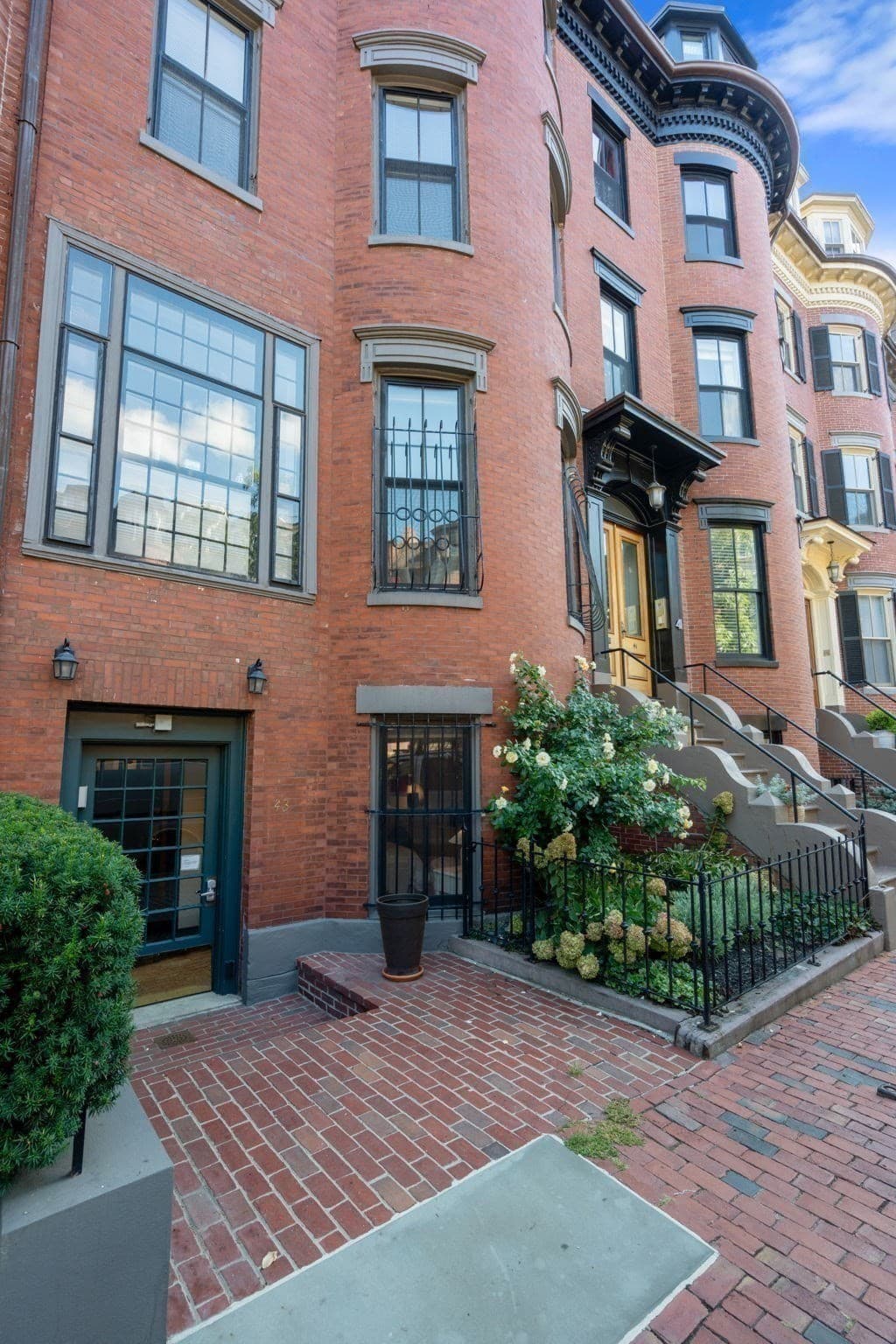 Condominium at 43 Rutland Square # 1, Boston MA 02118, photo 11 of 15