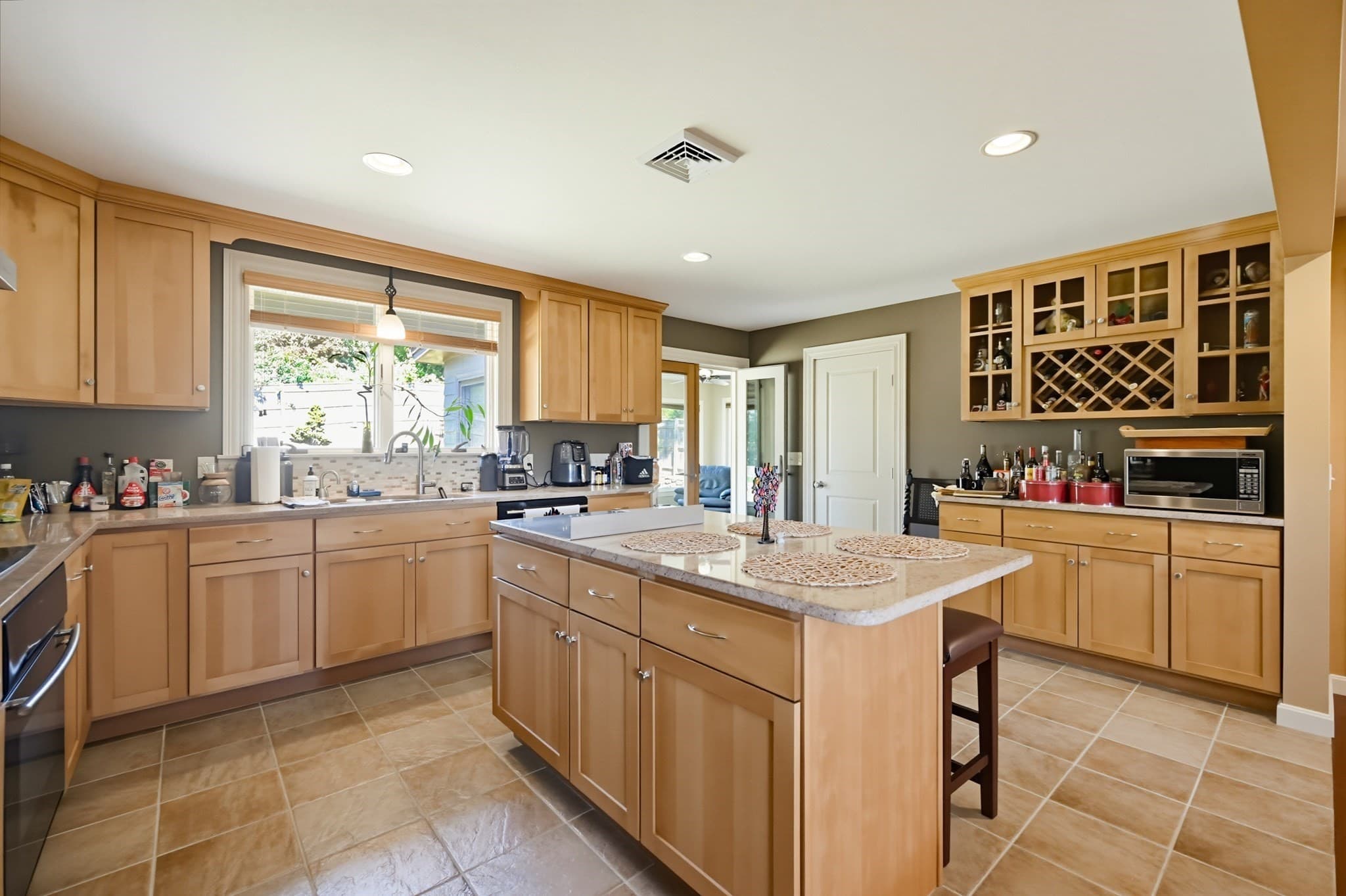 Single Family Residence at 29 Sayles Hill Rd, Lincoln RI 02838, Lincoln, photo 20 of 35