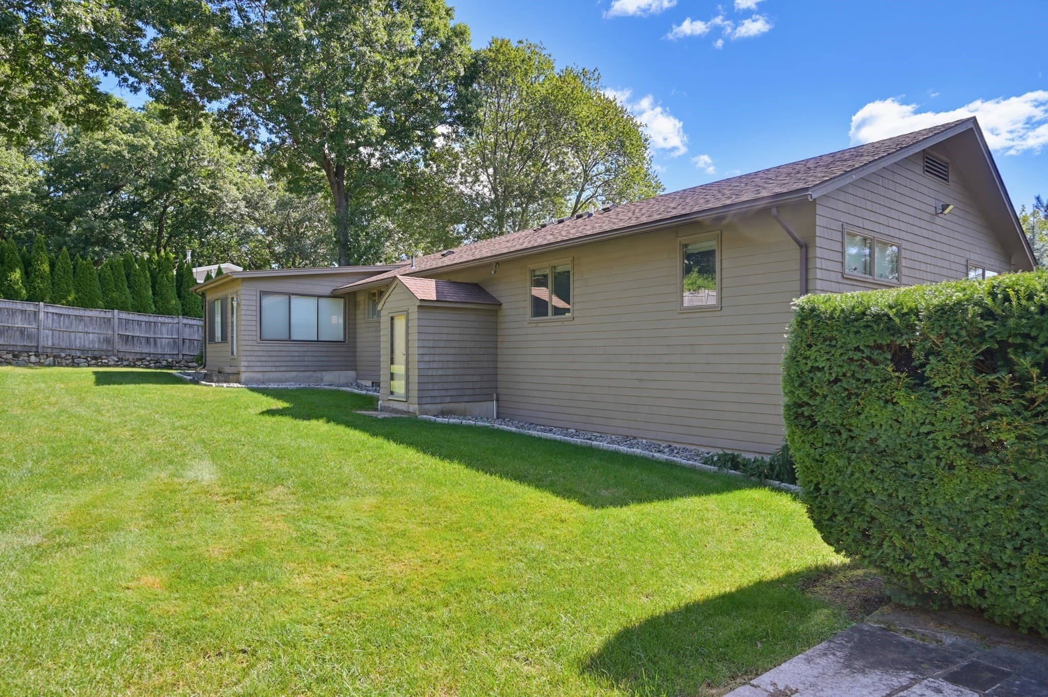 Single Family Residence at 29 Sayles Hill Rd, Lincoln RI 02838, Lincoln, photo 8 of 35