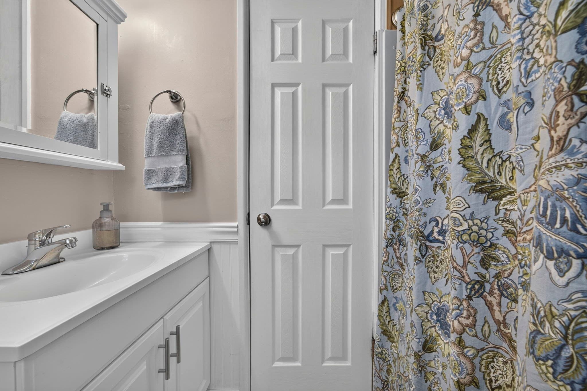 Condominium at 156 Kingston St # 156, North Andover MA 01845, North Andover, photo 23 of 33