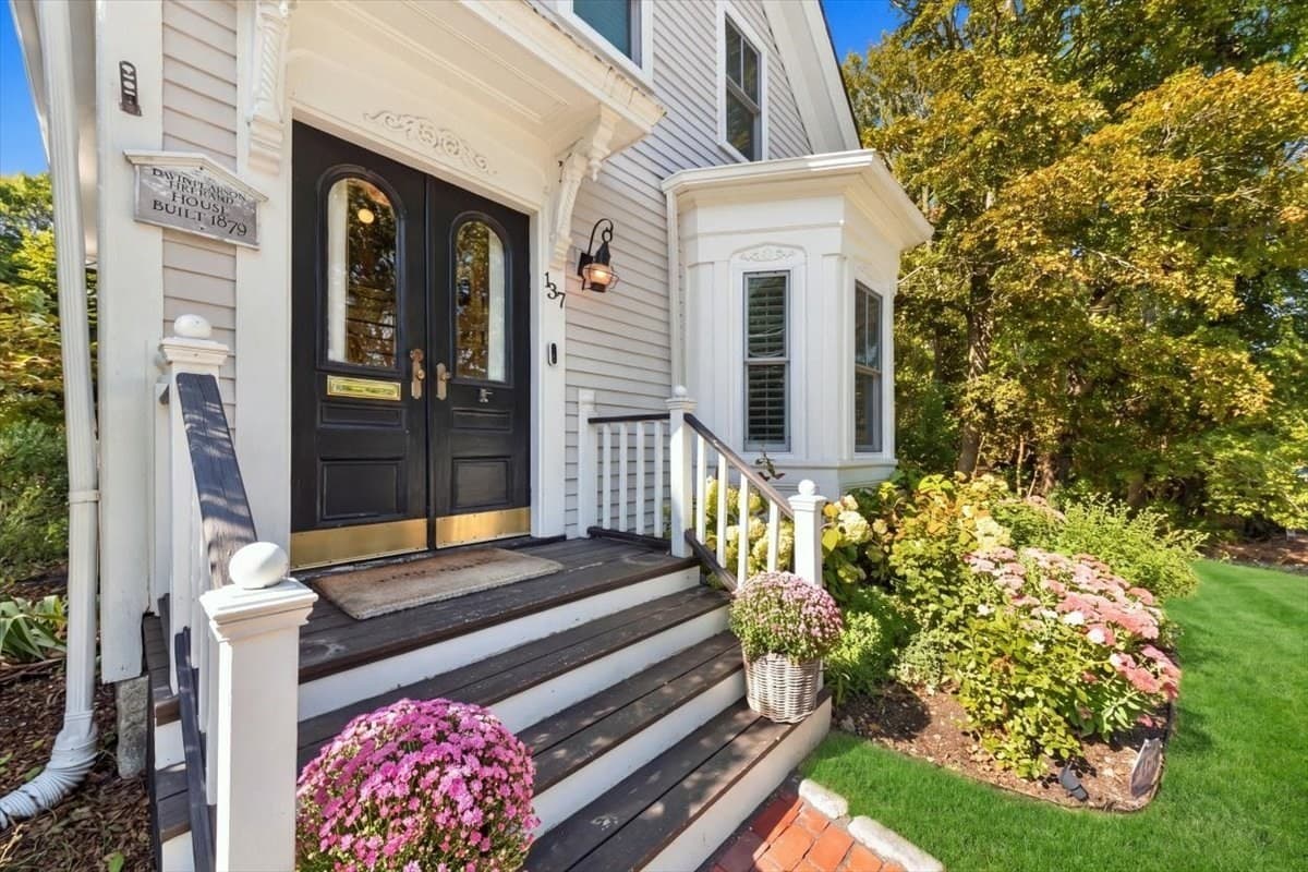 Single Family Residence at 137 Fort Hill St, Hingham MA 02043, Hingham, photo 2 of 33