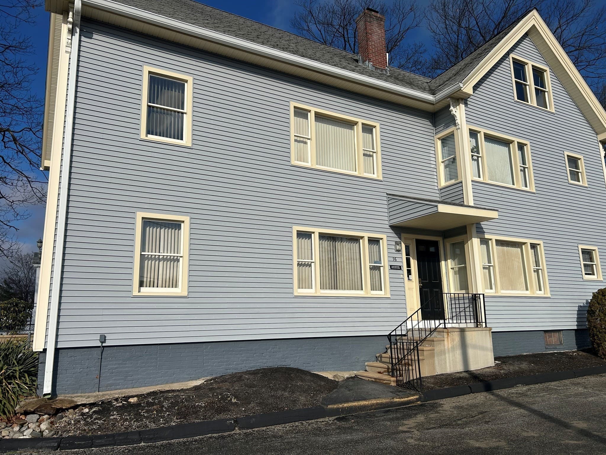 Single Family Residence at 76 Mill St, Worcester MA 01603, Worcester, photo 2 of 3
