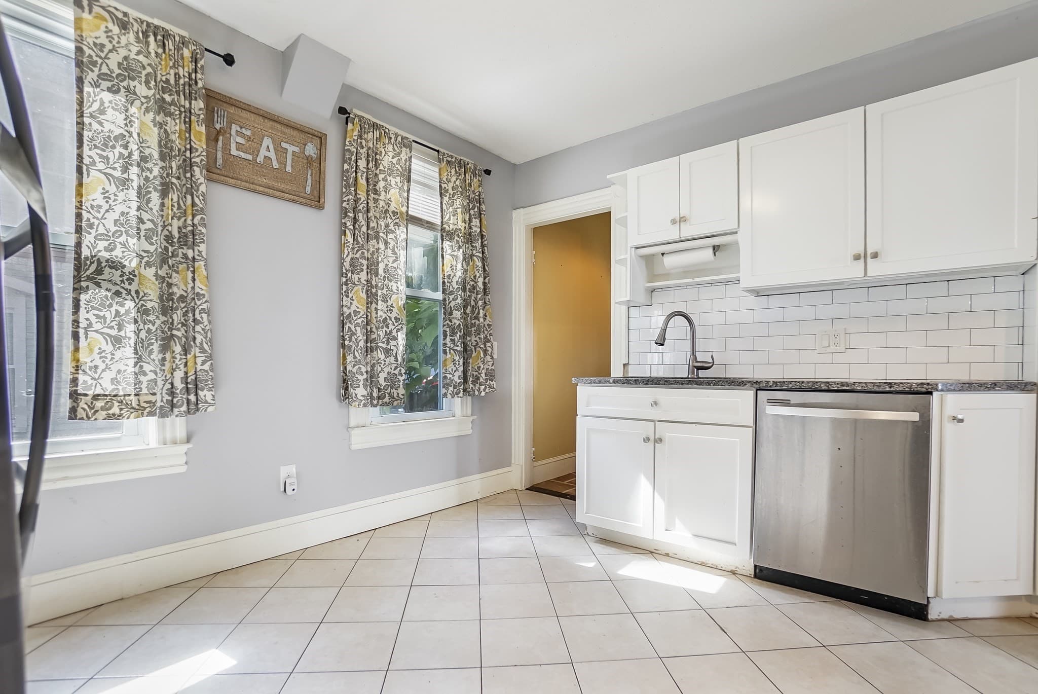 Single Family Residence at 34 Parkwood Street, Springfield MA 01108, Springfield, photo 6 of 32