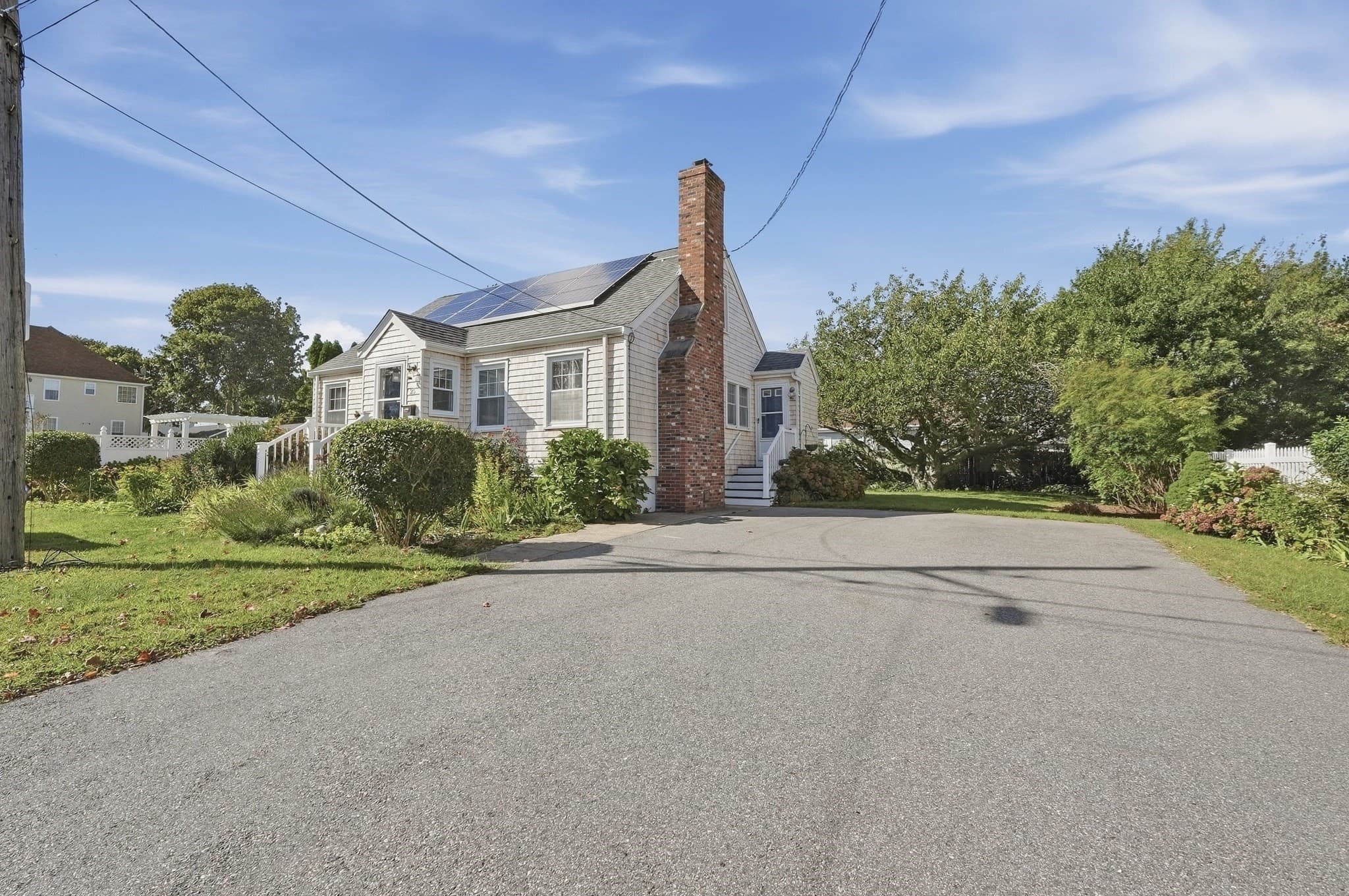 Single Family Residence at 25 Bellevue St, New Bedford MA 02744, New Bedford, photo 2 of 34