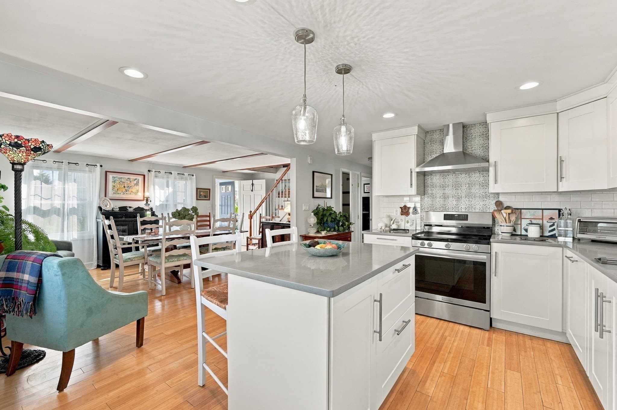Single Family Residence at 25 Bellevue St, New Bedford MA 02744, New Bedford, photo 6 of 34