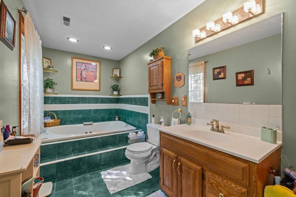 Single Family Residence at 133 Killiney Woods, Millville MA 01529, Millville, photo 32 of 40
