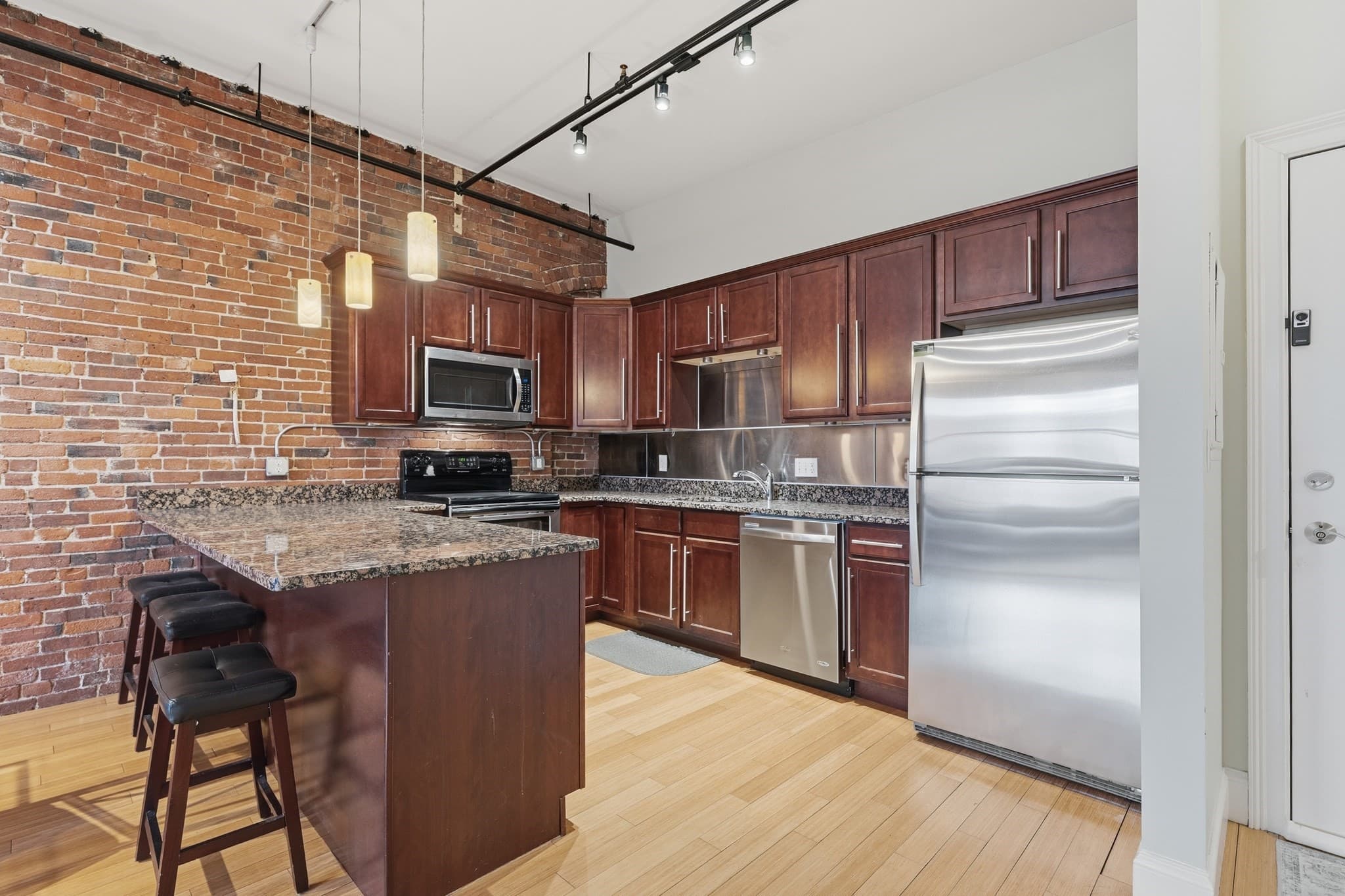 61 Market St # 3A, Lowell MA 01852