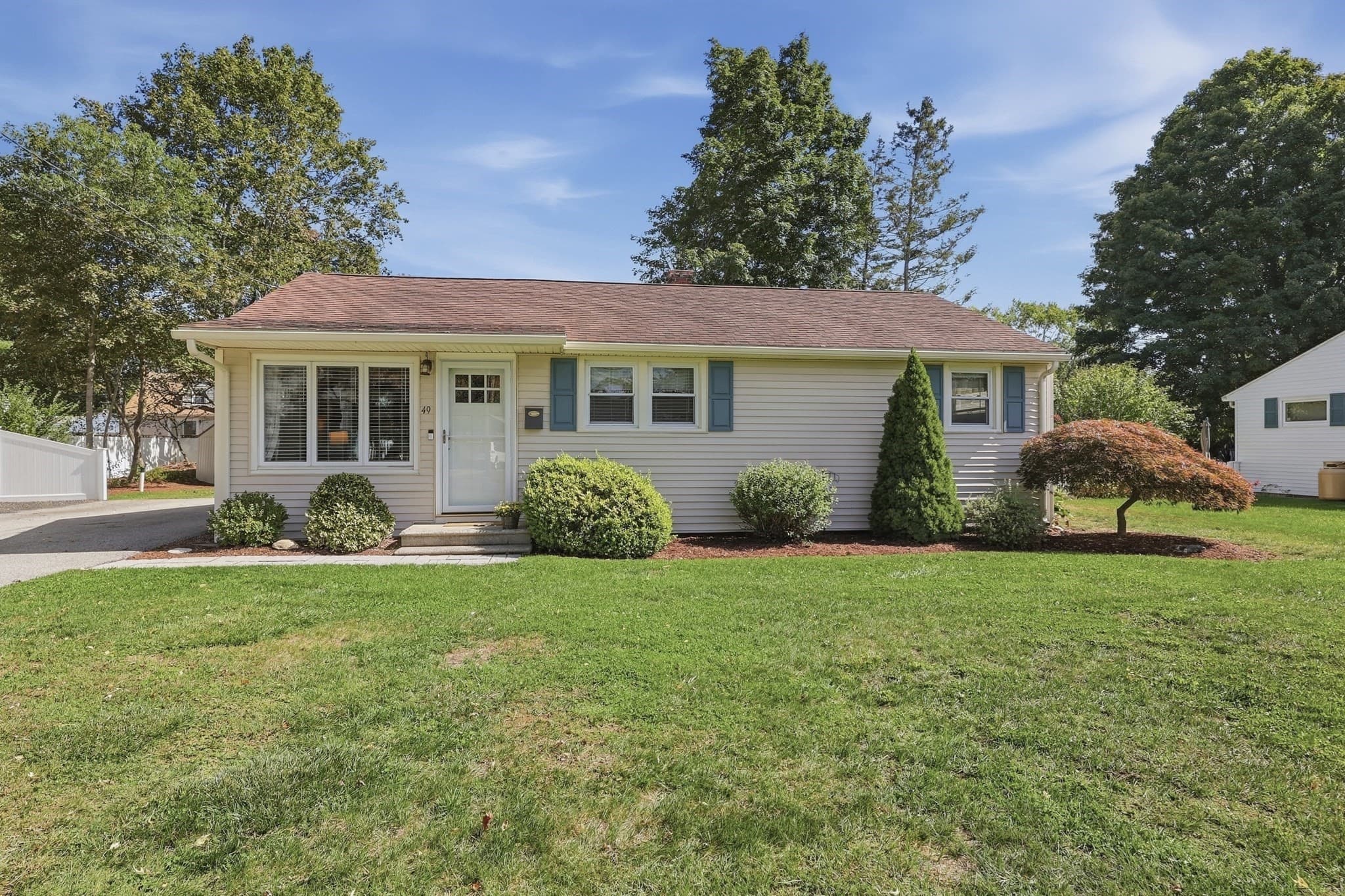 49 Wheelock Street, Oxford MA 01540