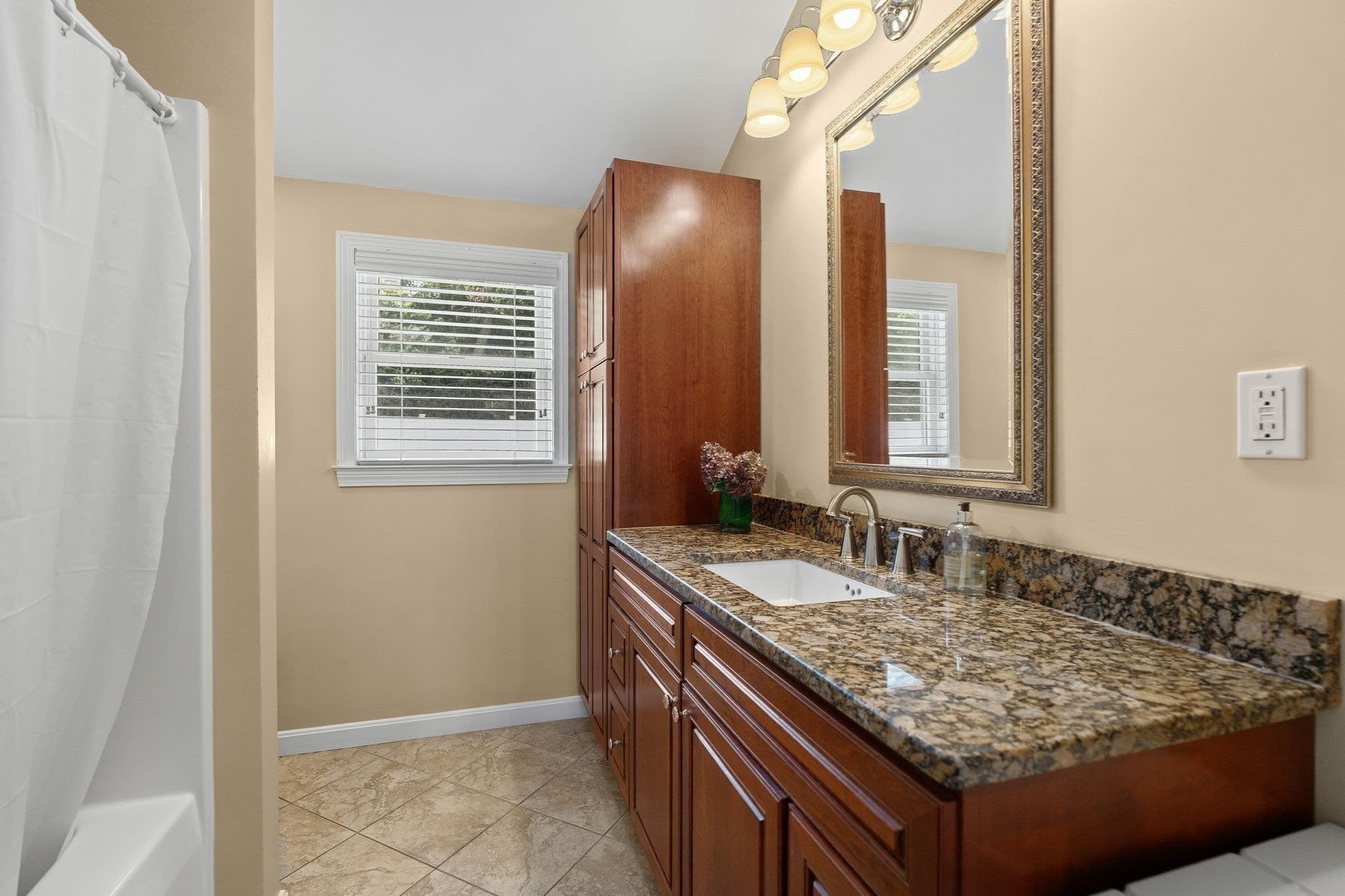 Single Family Residence at 411 Newport Road, Hull MA 02045, Hull, photo 17 of 40