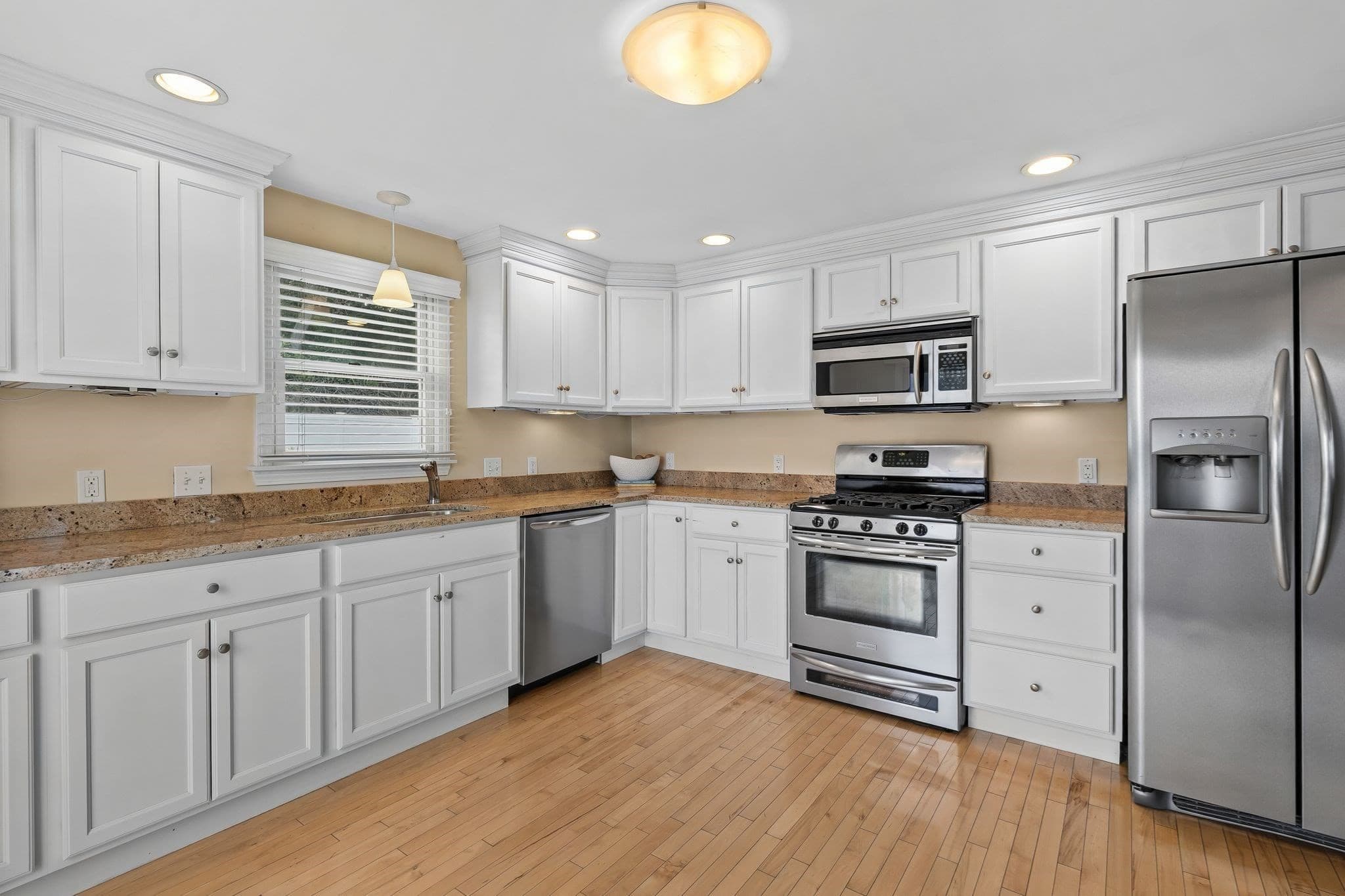 Single Family Residence at 411 Newport Road, Hull MA 02045, Hull, photo 9 of 40