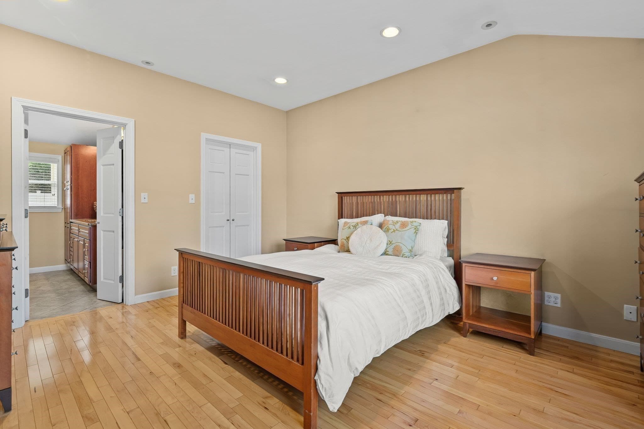 Single Family Residence at 411 Newport Road, Hull MA 02045, Hull, photo 15 of 40