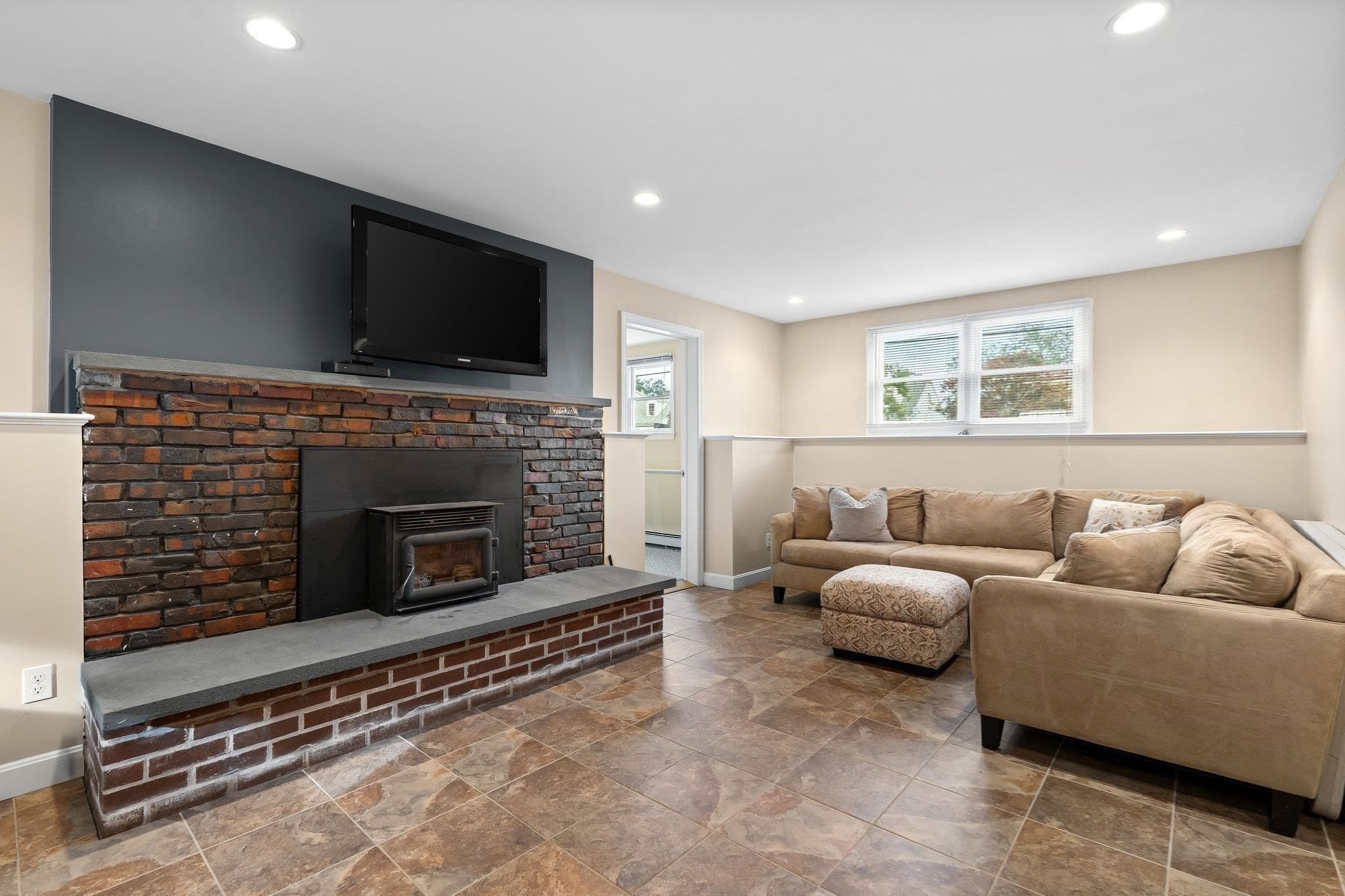 Single Family Residence at 411 Newport Road, Hull MA 02045, Hull, photo 19 of 40