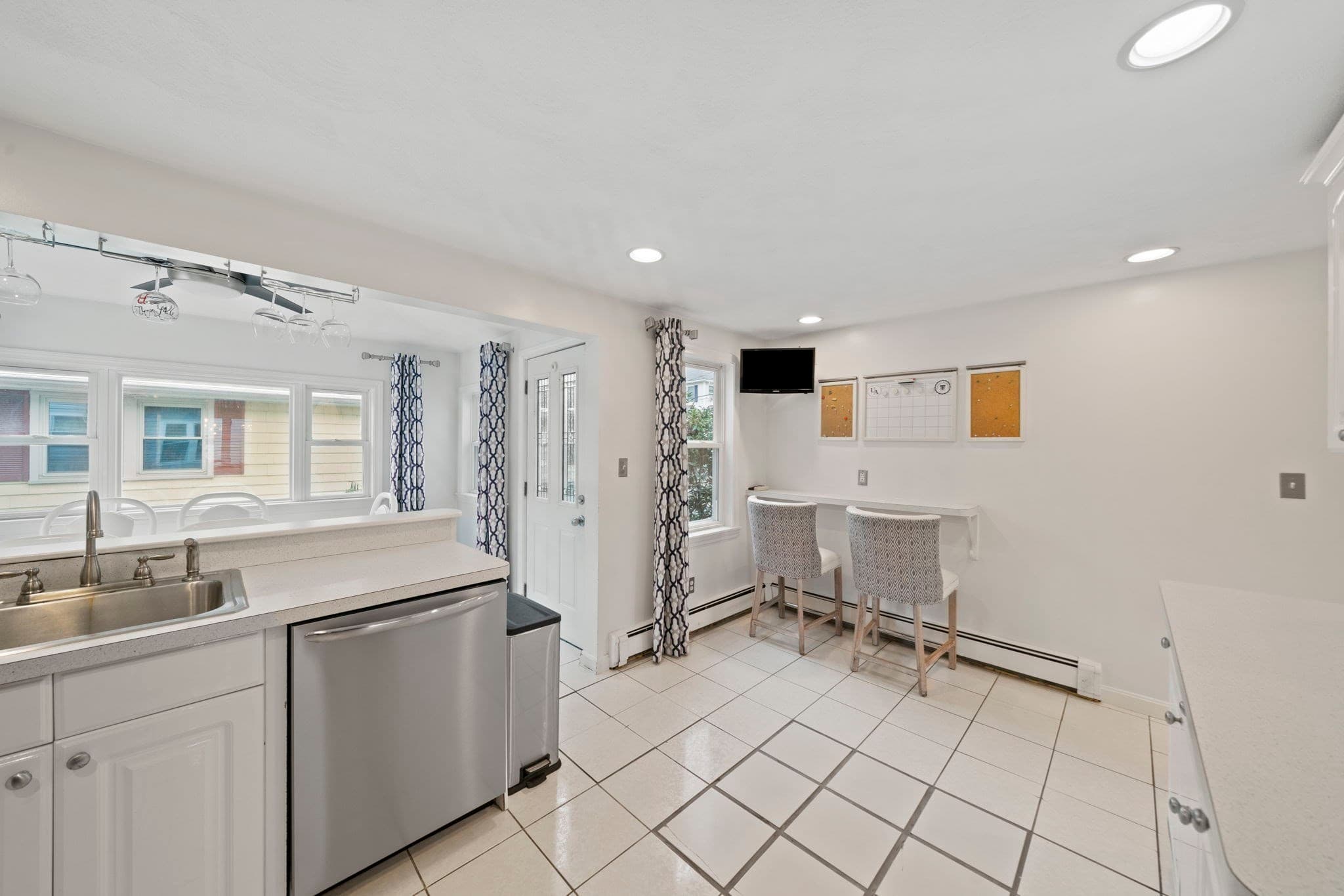 Single Family Residence at 113 New Haven St, Boston MA 02132, Boston, photo 6 of 39