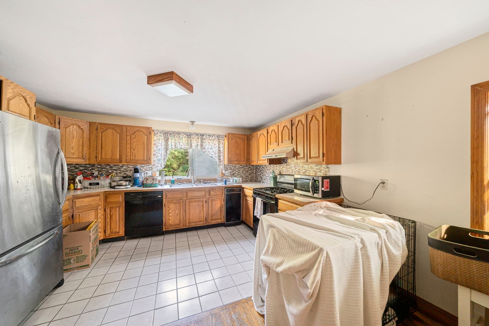 3 Family - 3 Units Up/Down at 305 South Franklin St, Holbrook MA 02343, photo 20 of 37
