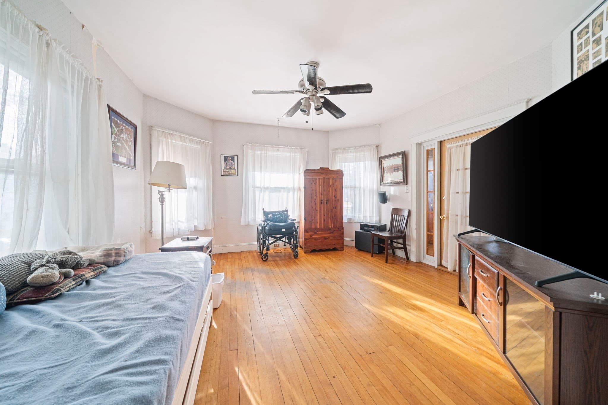 3 Family - 3 Units Up/Down at 305 South Franklin St, Holbrook MA 02343, photo 14 of 37