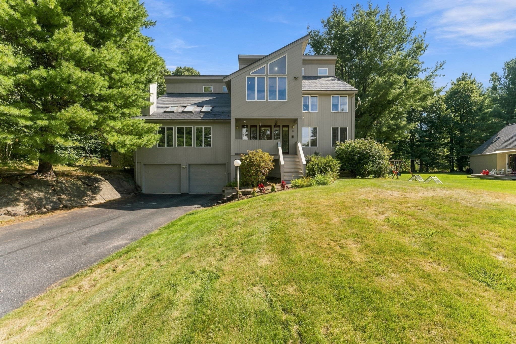 Single Family Residence at 48 Hickory Dr, Worcester MA 01609, Worcester, photo 3 of 42