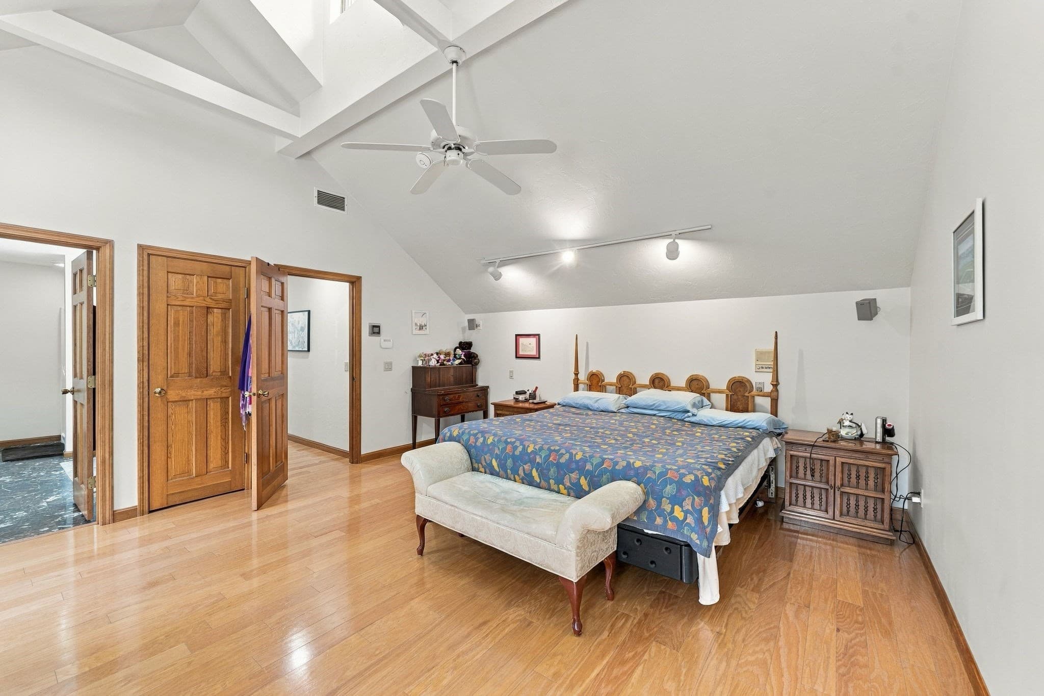 Single Family Residence at 48 Hickory Dr, Worcester MA 01609, Worcester, photo 24 of 42