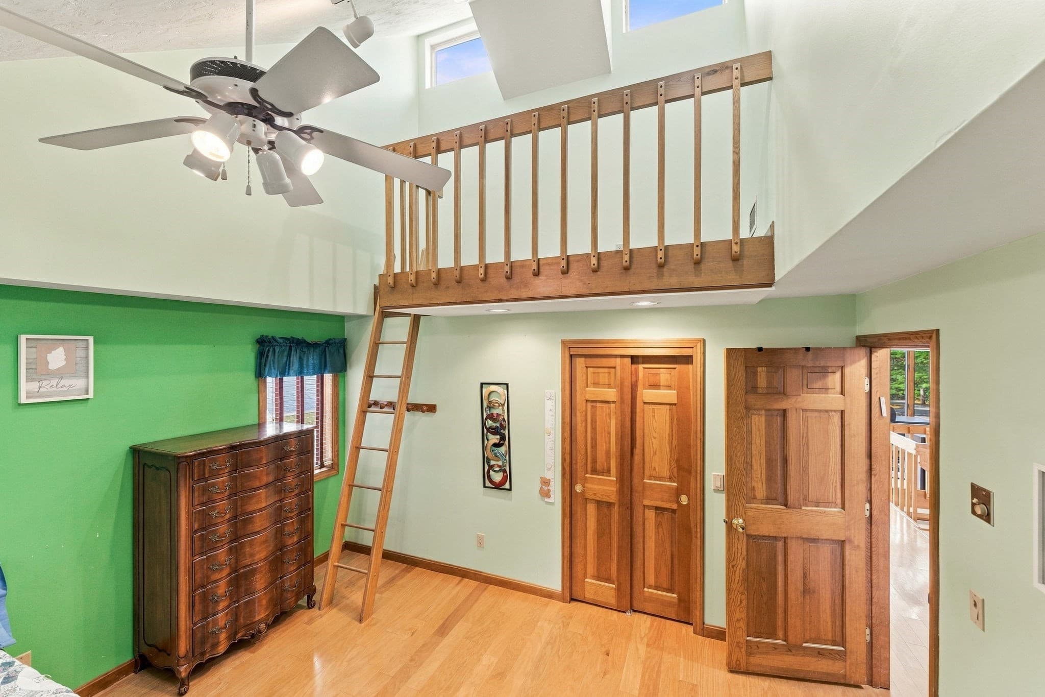 Single Family Residence at 48 Hickory Dr, Worcester MA 01609, Worcester, photo 29 of 42