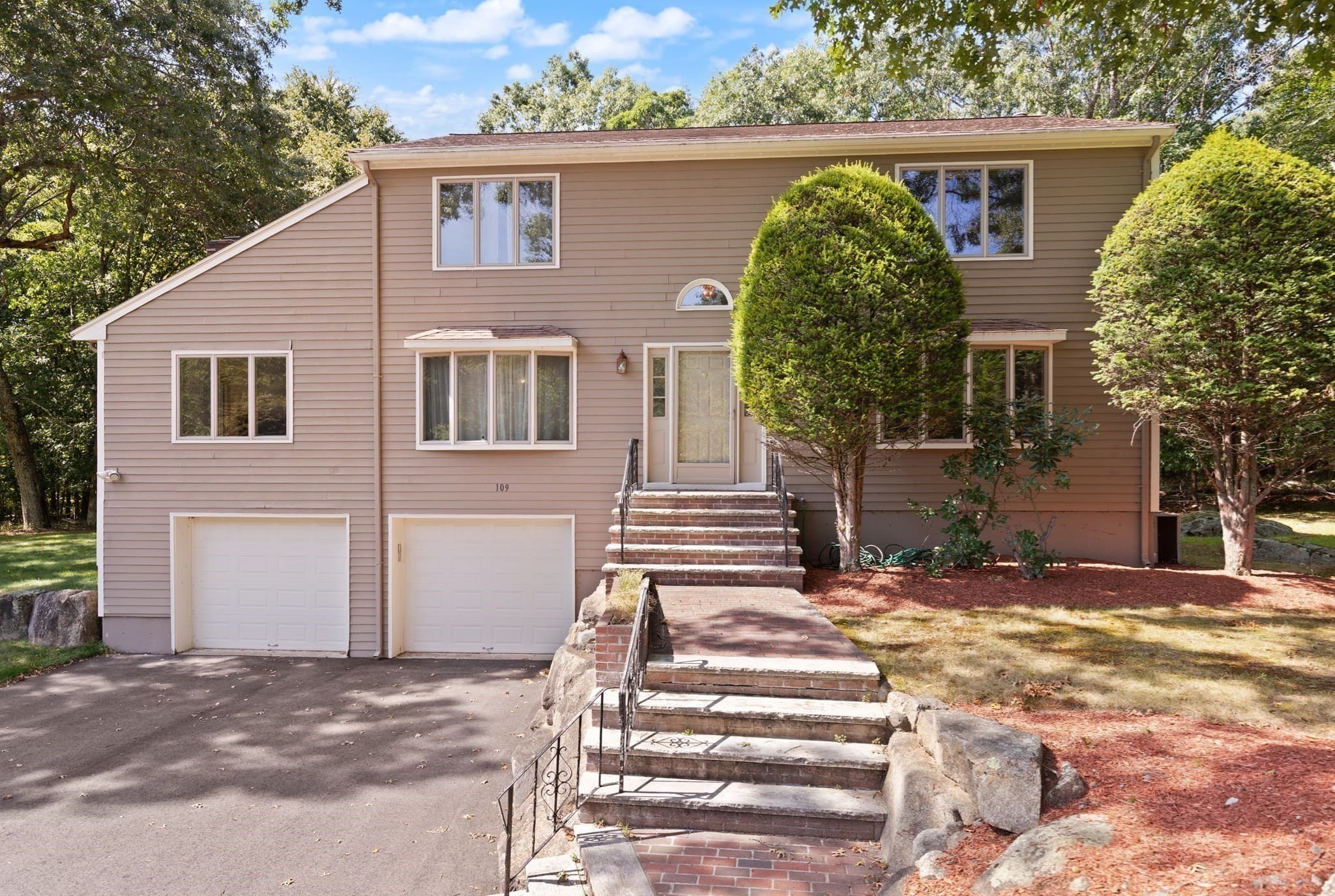 109 Hampton Rd, Sharon MA 02067