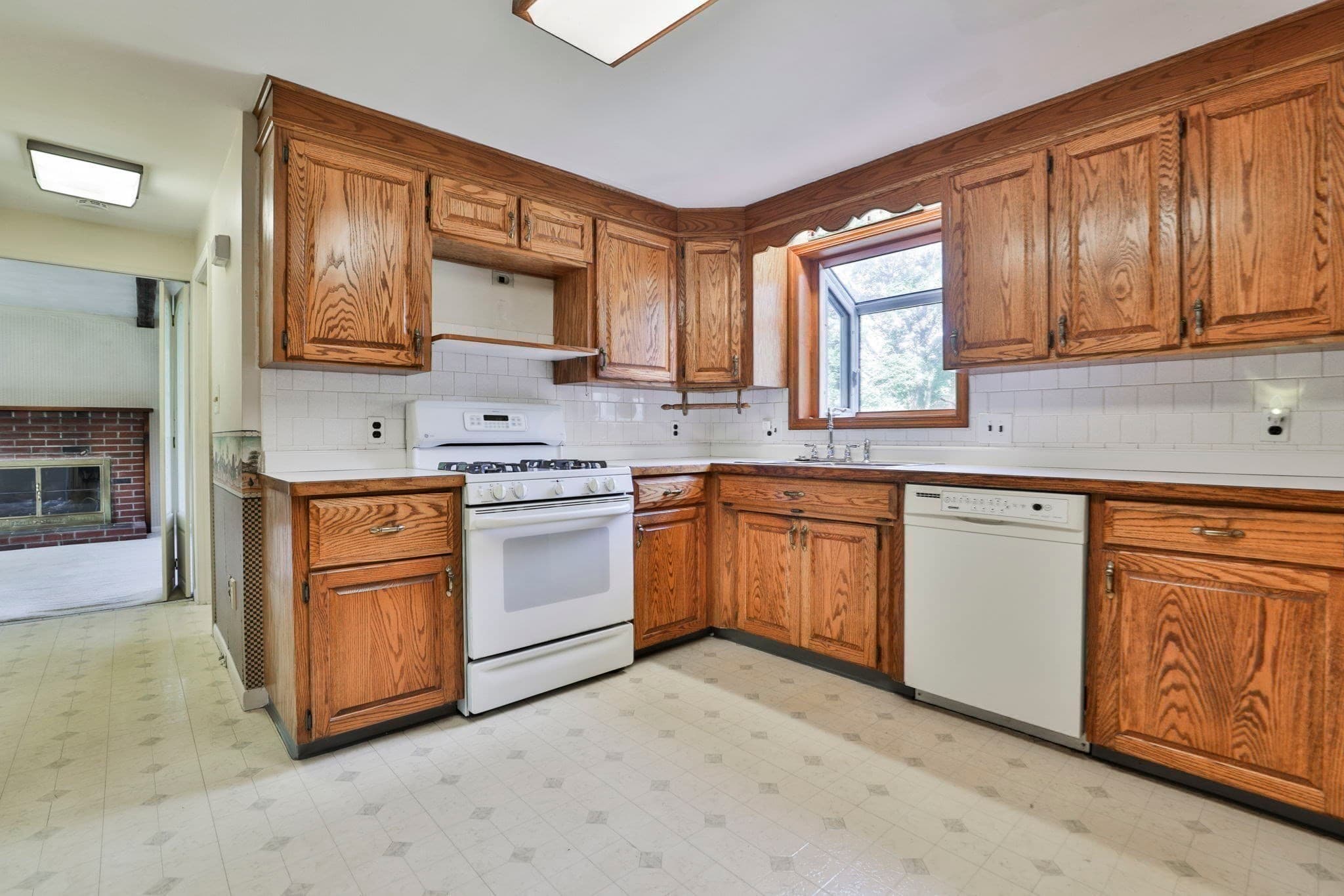 Single Family Residence at 45 Arakelian Drive, Billerica MA 01821, Billerica, photo 17 of 42