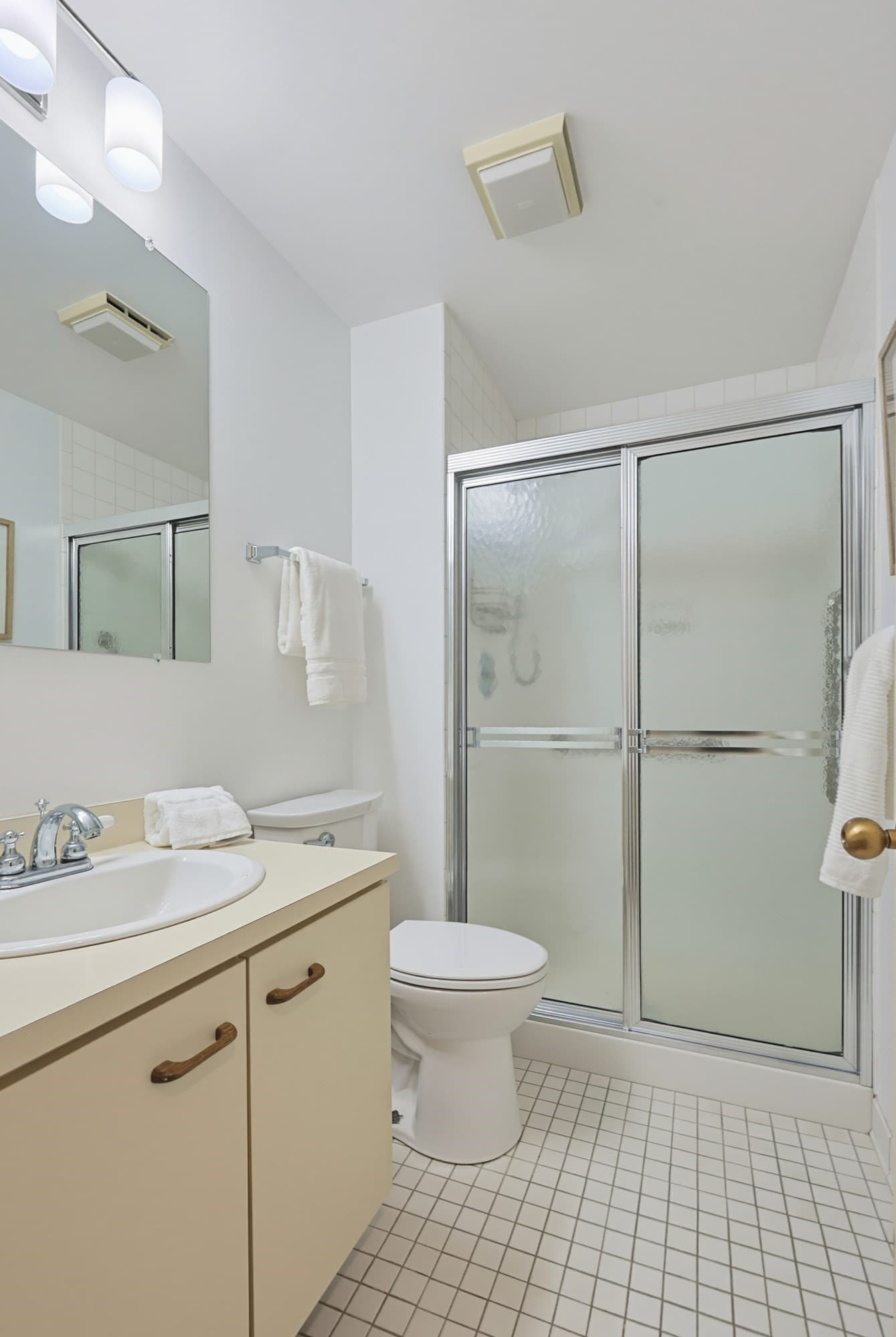 Condominium at 4 Summit Dr # 001, Reading MA 01867, Reading, photo 36 of 42