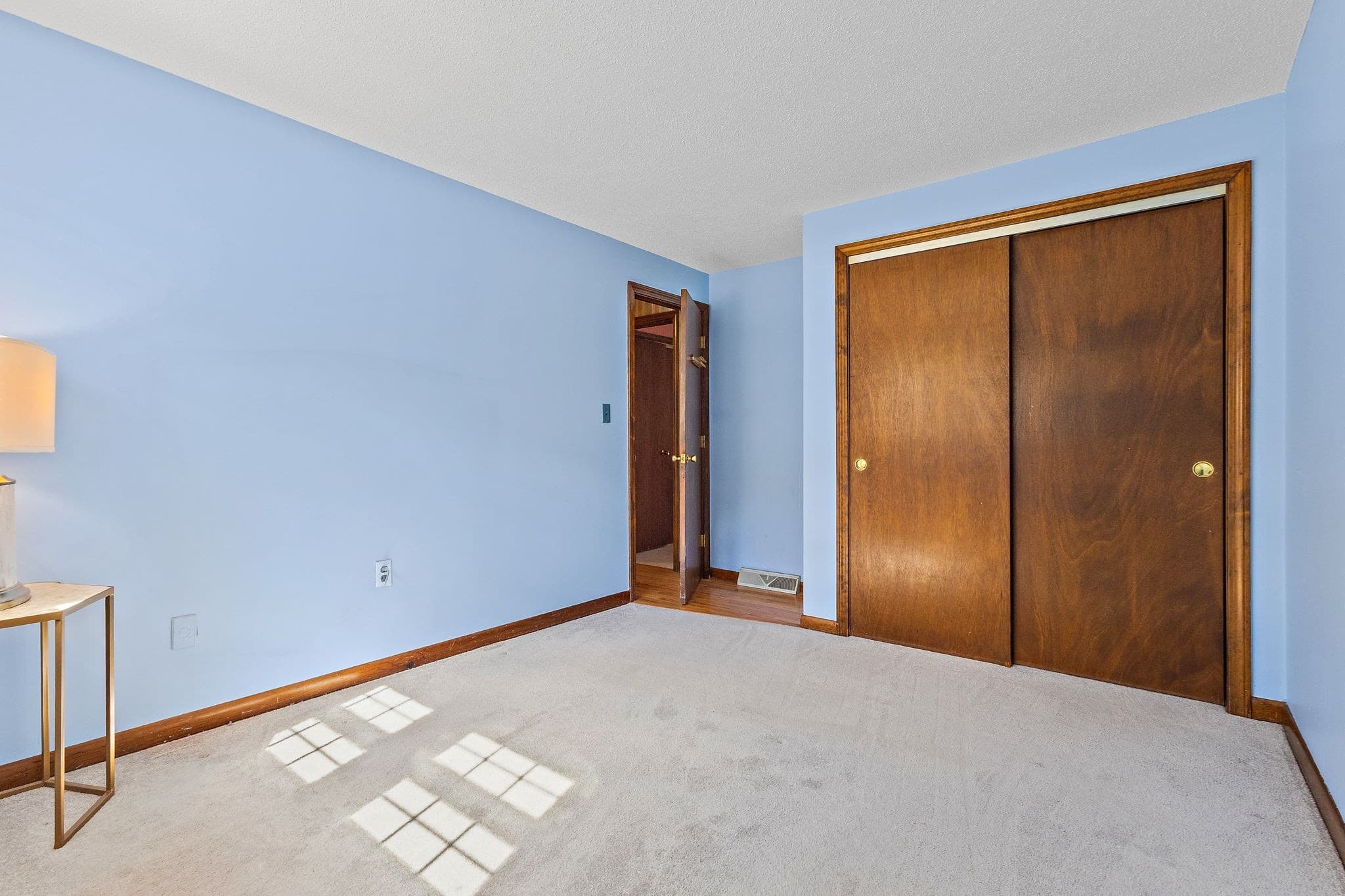 Single Family Residence at 8 Roaen Dr, Chelmsford MA 01863, Chelmsford, photo 19 of 39