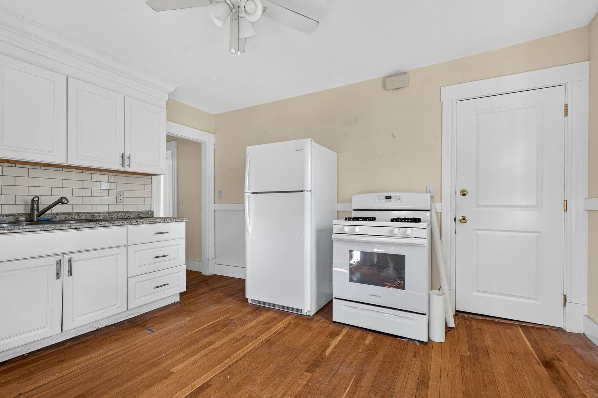 3 Family - 3 Units Up/Down at 218-220 Walden St, Cambridge MA 02140, Cambridge, photo 3 of 28