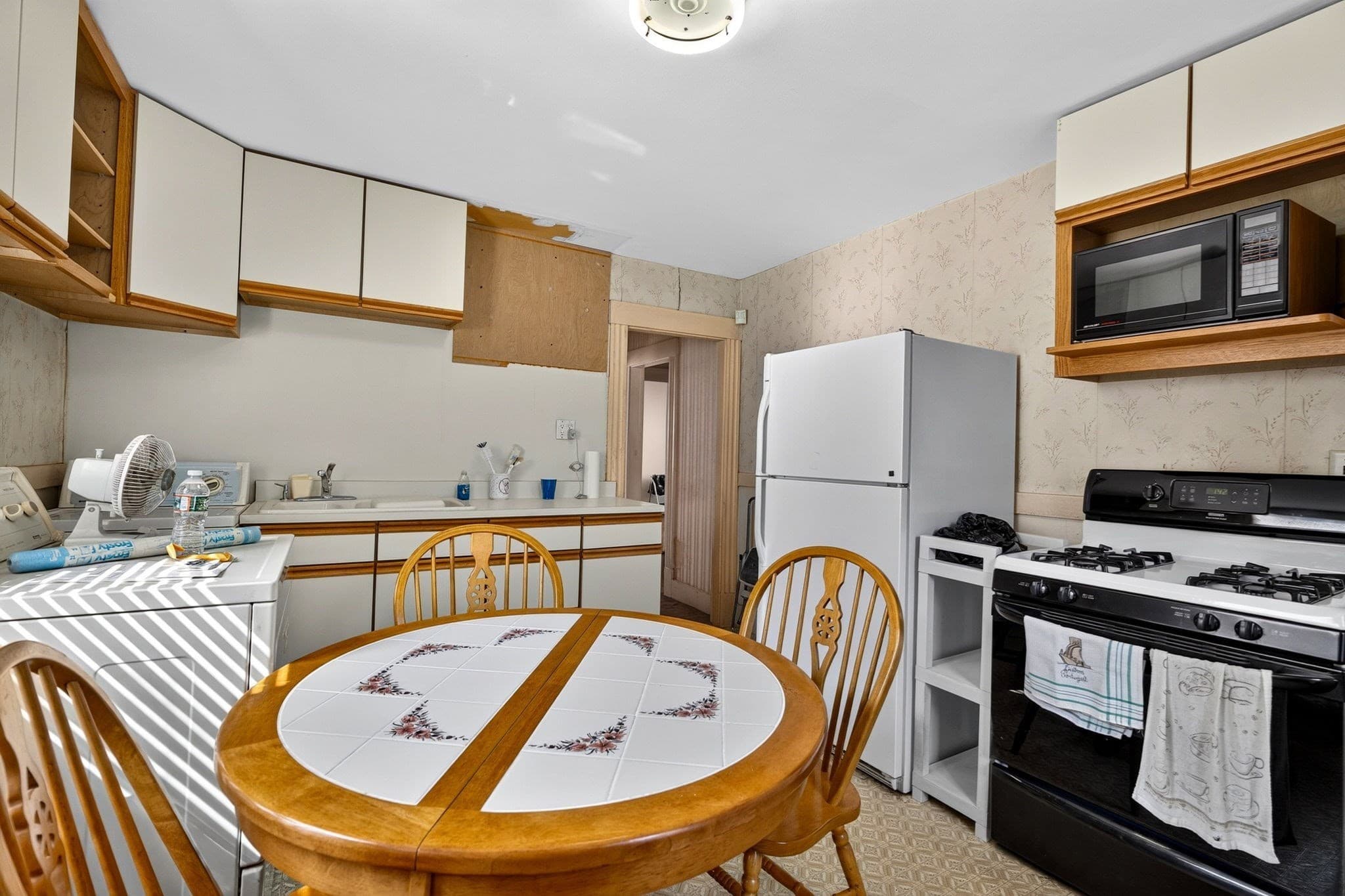 3 Family - 3 Units Up/Down at 218-220 Walden St, Cambridge MA 02140, Cambridge, photo 20 of 28