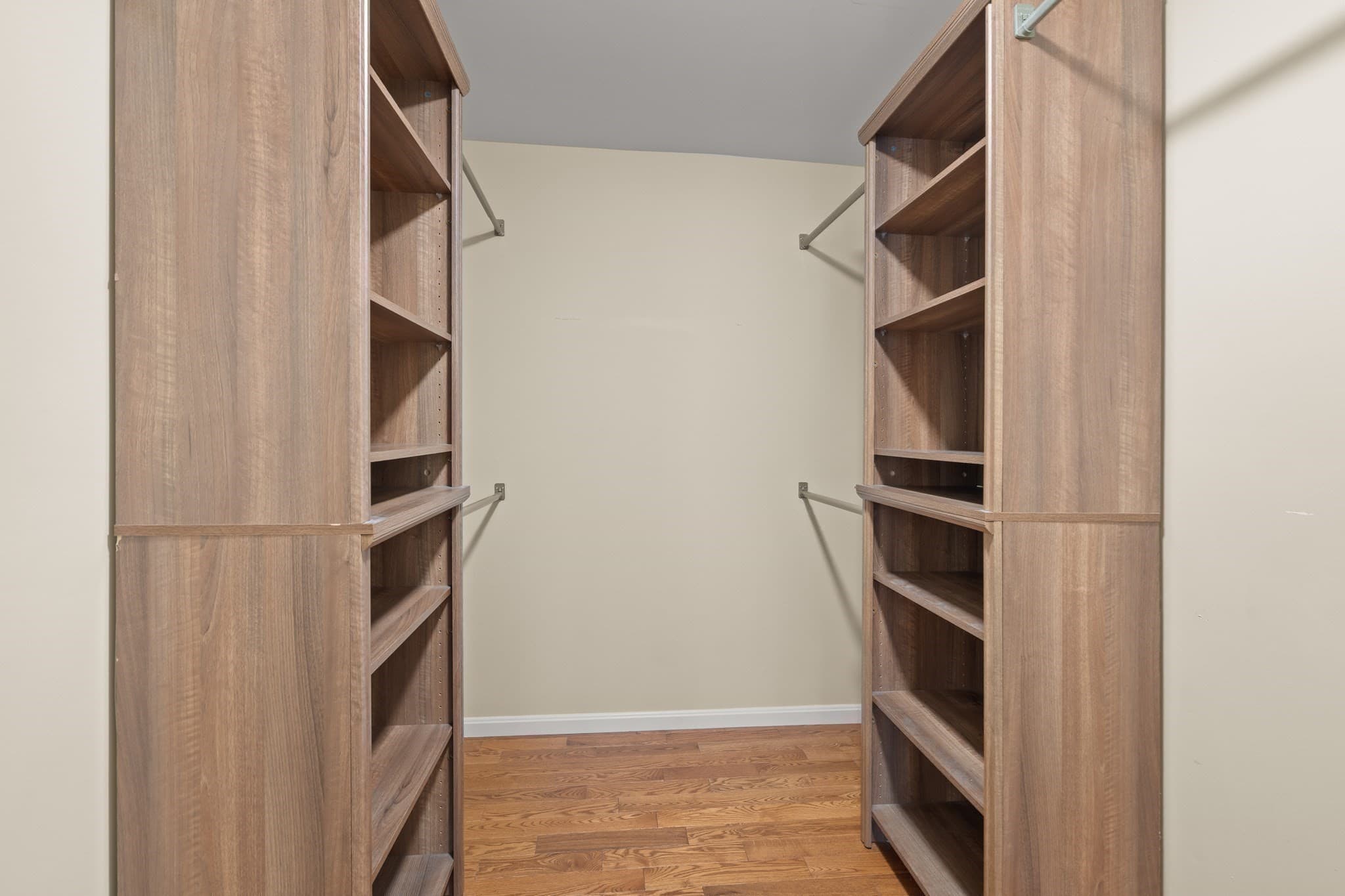 Condominium at 38 Dunham Rd # 204, Beverly MA 01915, Beverly, photo 13 of 27