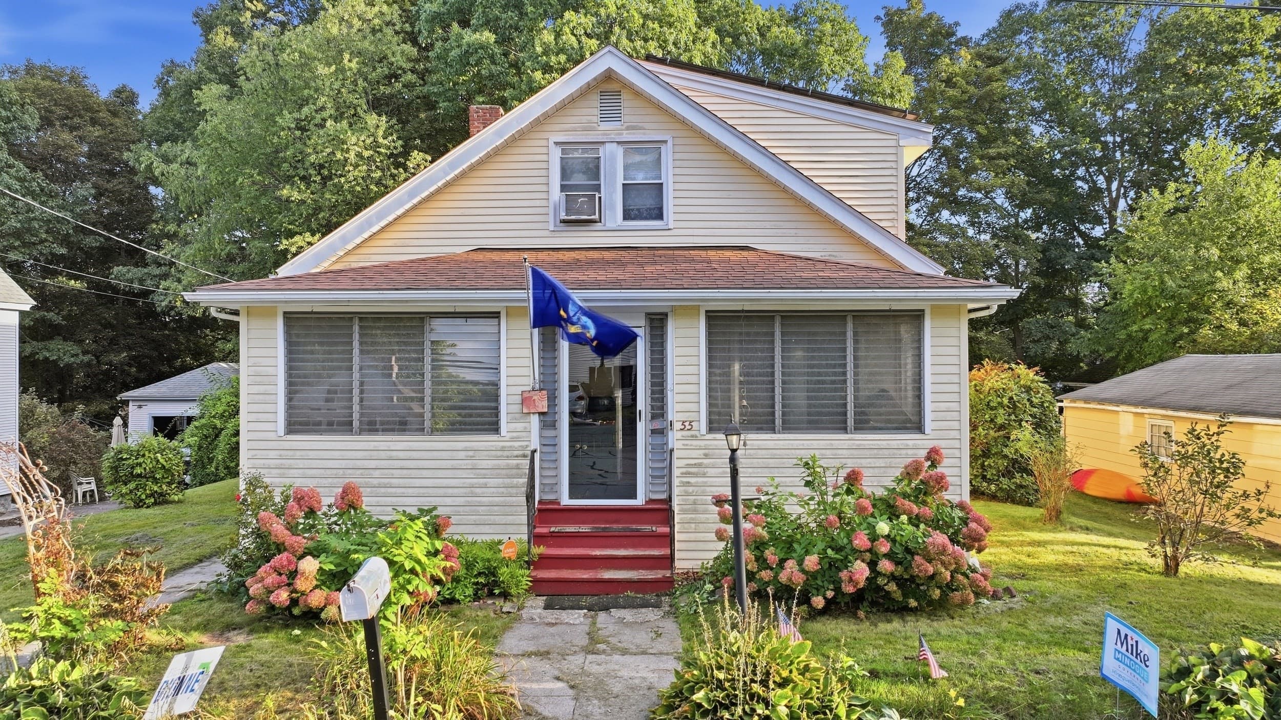 55 Clover St, Worcester MA 01603