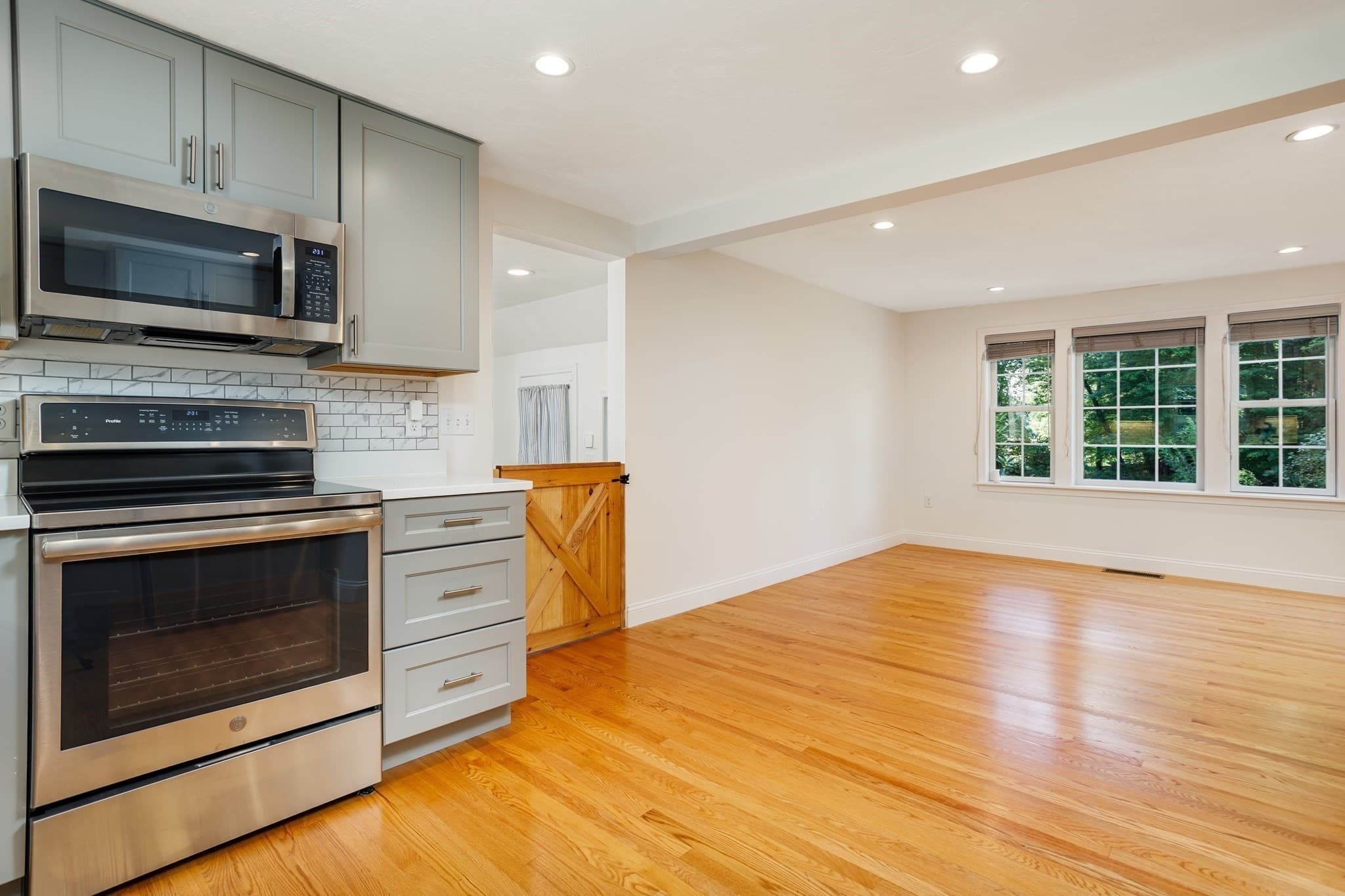Single Family Residence at 662 Old Harvard Rd, Boxborough MA 01719, Boxborough, photo 3 of 34