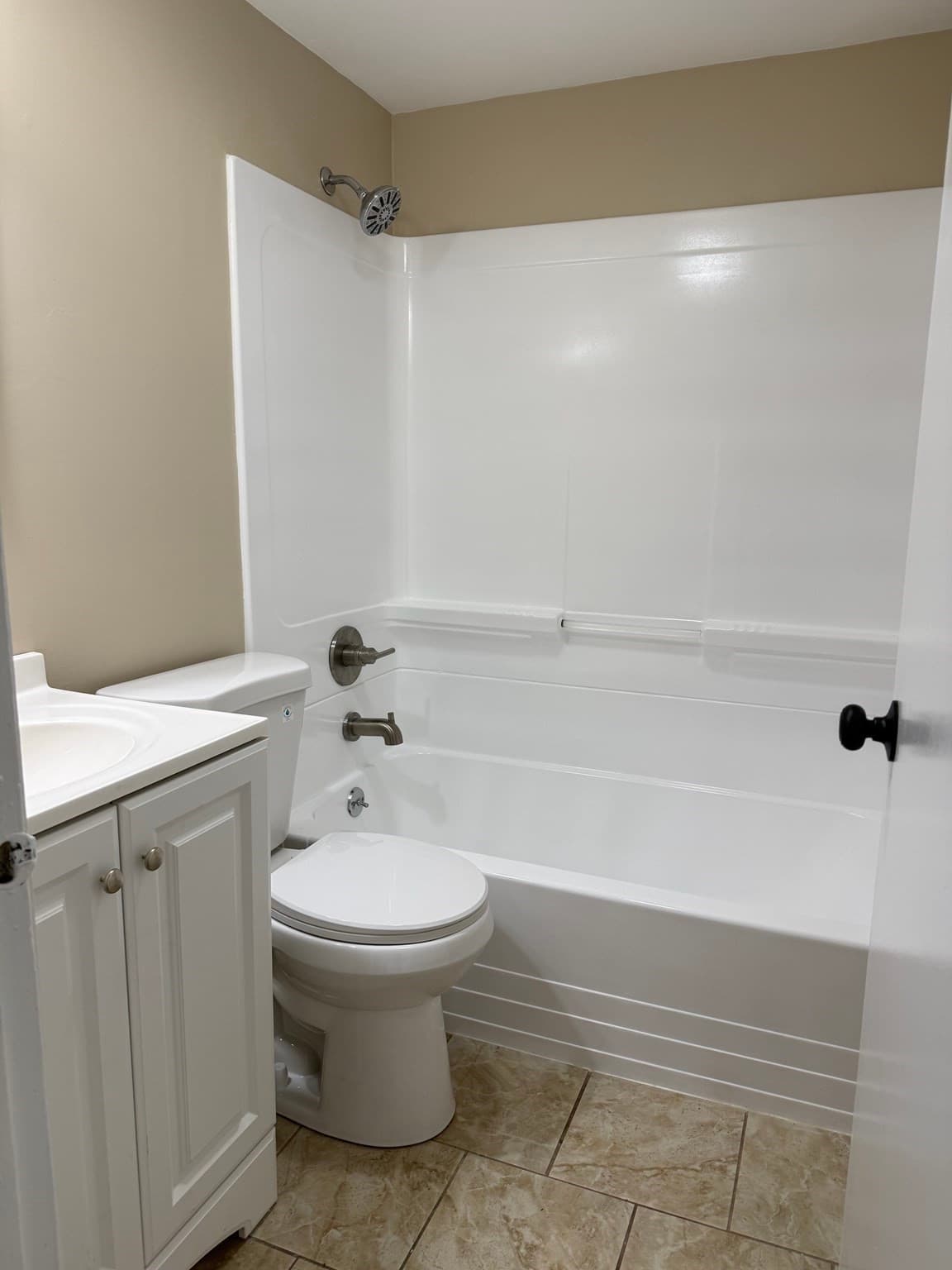 Condominium at 625 Gifford # 2S, Westport MA 02790, Westport, photo 10 of 14