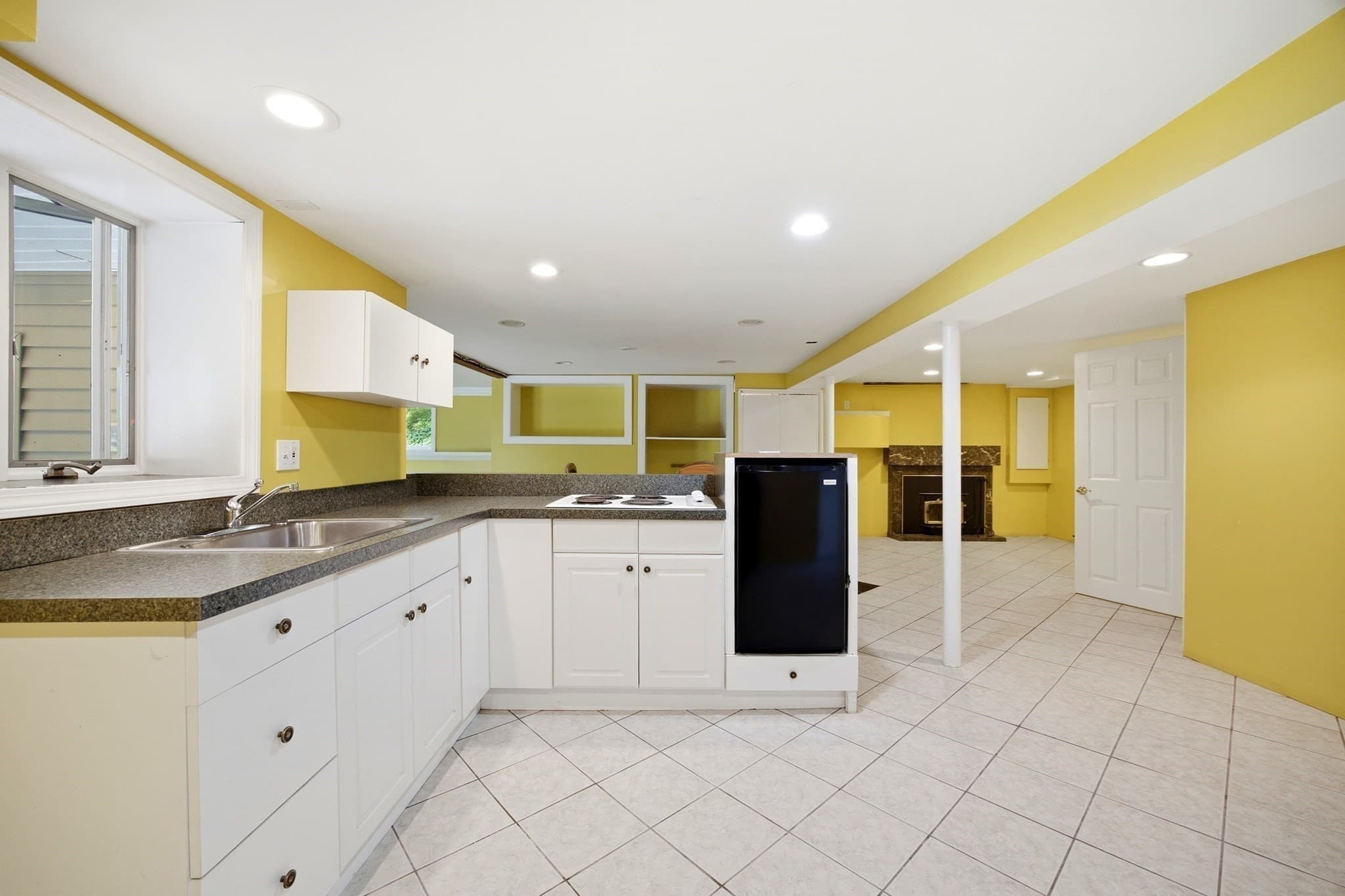 Single Family Residence at 12 Kensington Ave, East Longmeadow MA 01028, East Longmeadow, photo 19 of 37