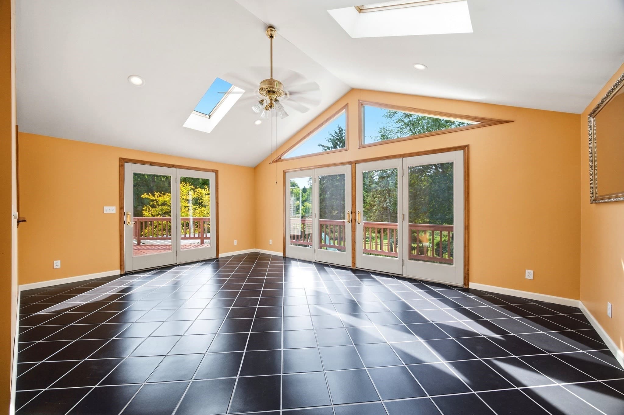 Single Family Residence at 12 Kensington Ave, East Longmeadow MA 01028, East Longmeadow, photo 8 of 37